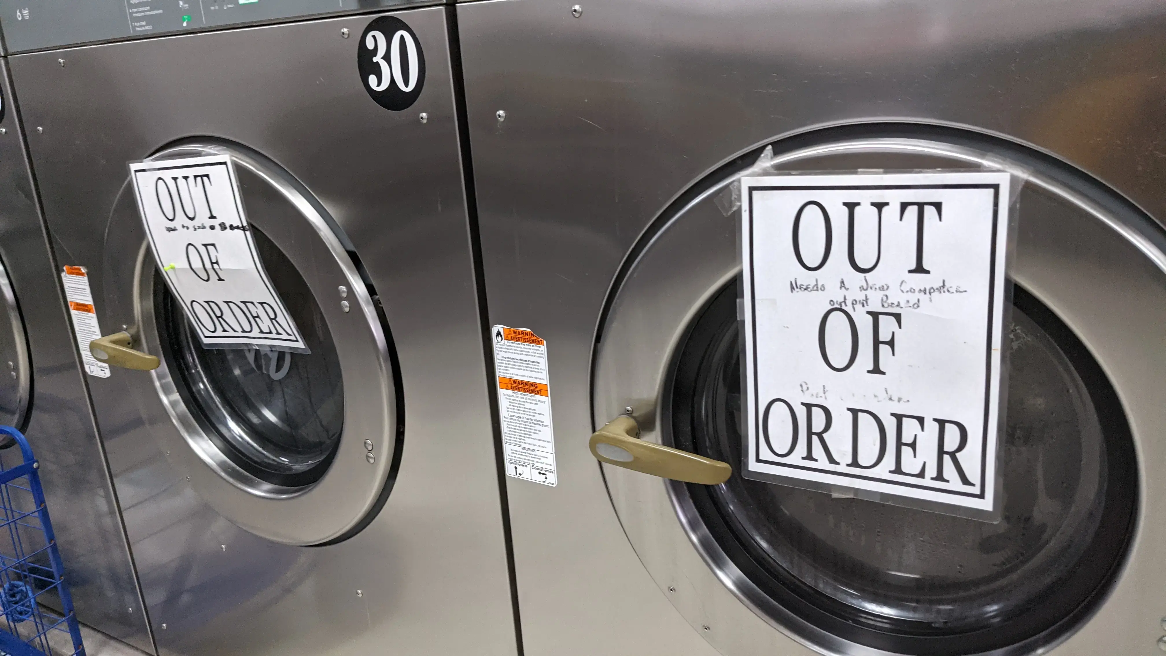 108 Corona Megawash Laundromat thumbnail 15