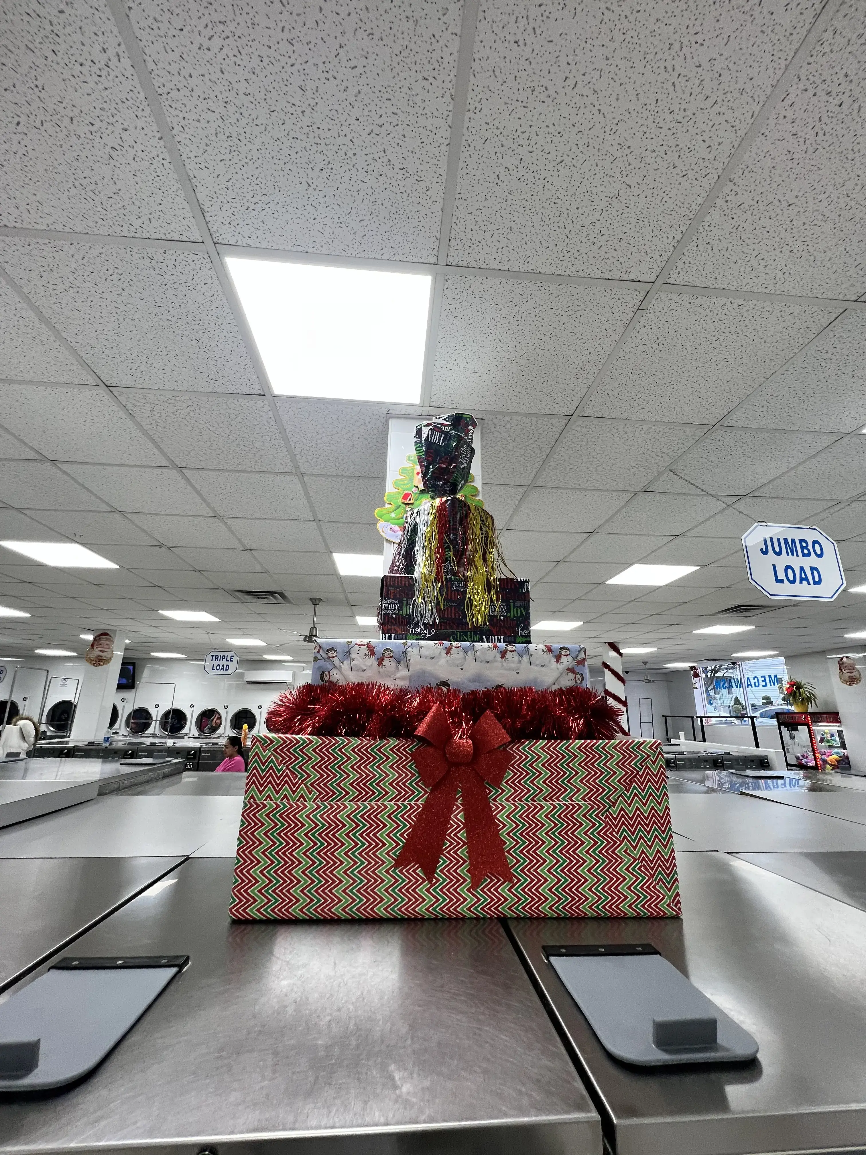 108 Corona Megawash Laundromat thumbnail 8