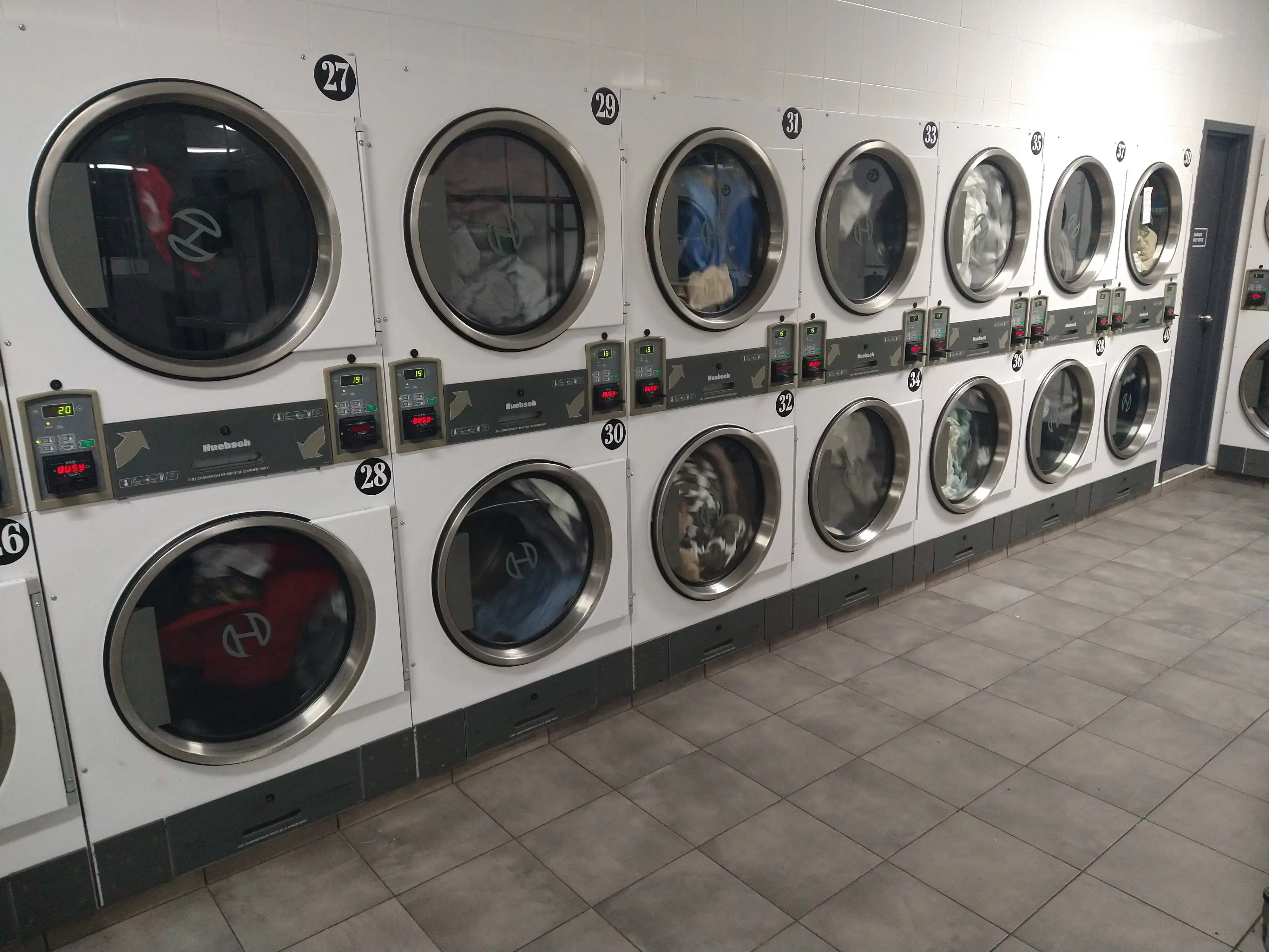 108 Corona Megawash Laundromat thumbnail 6