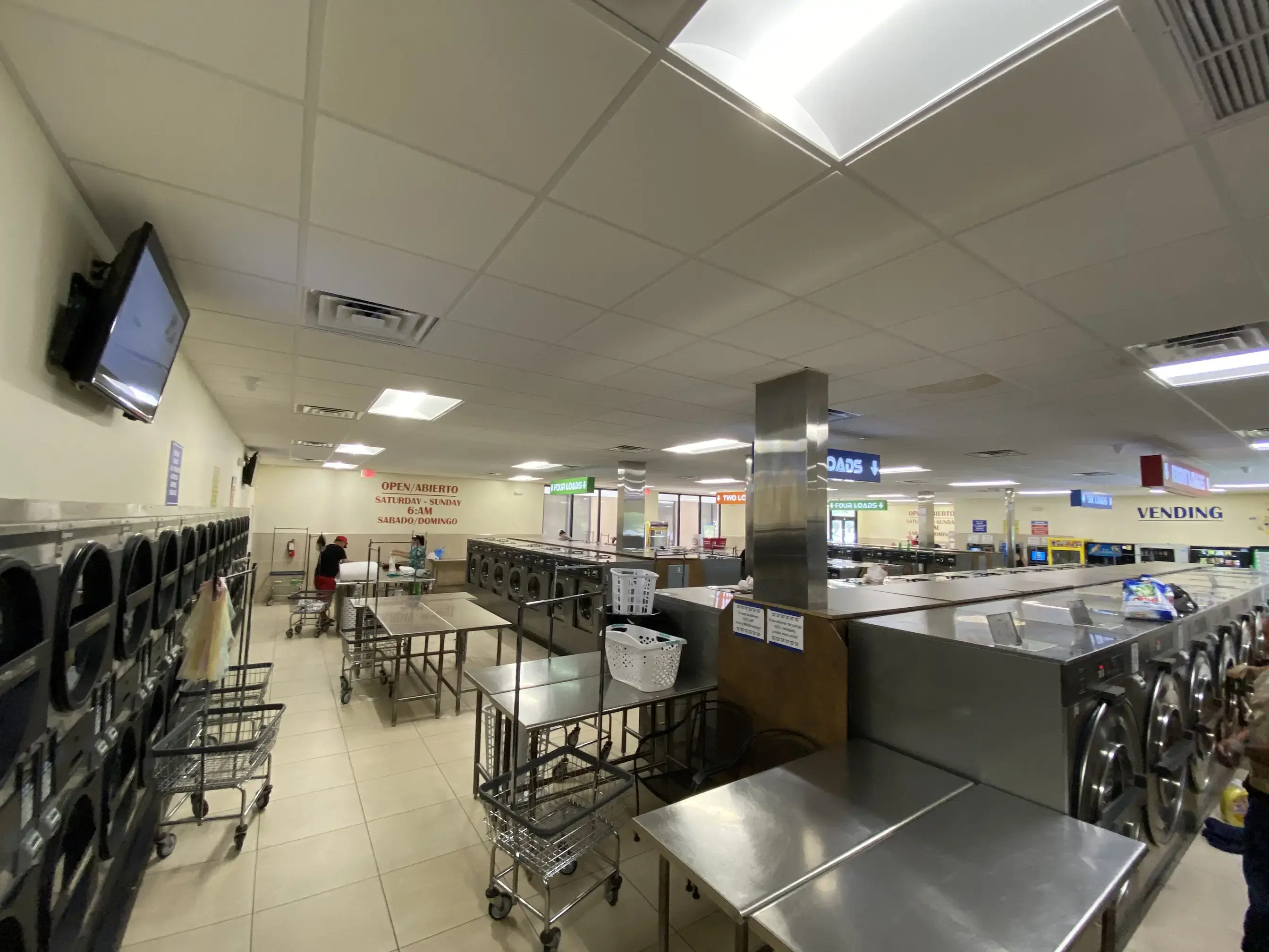10th Ave Laundromat Express - Image 5
