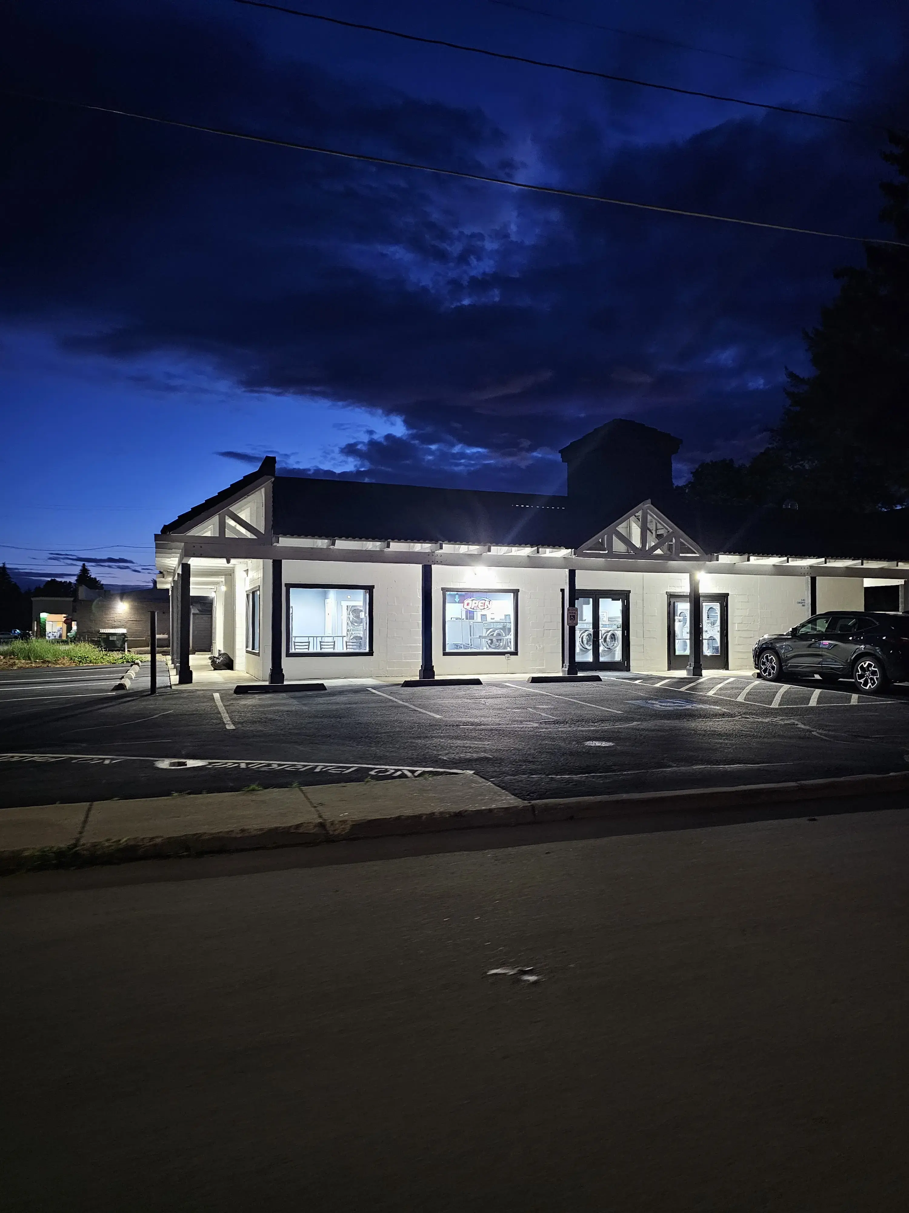 123 LAUNDRY-Laundromat - Image 2