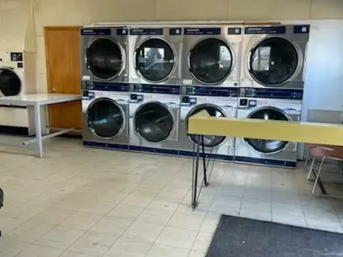 18th Street 24 Hour Laundry thumbnail 16