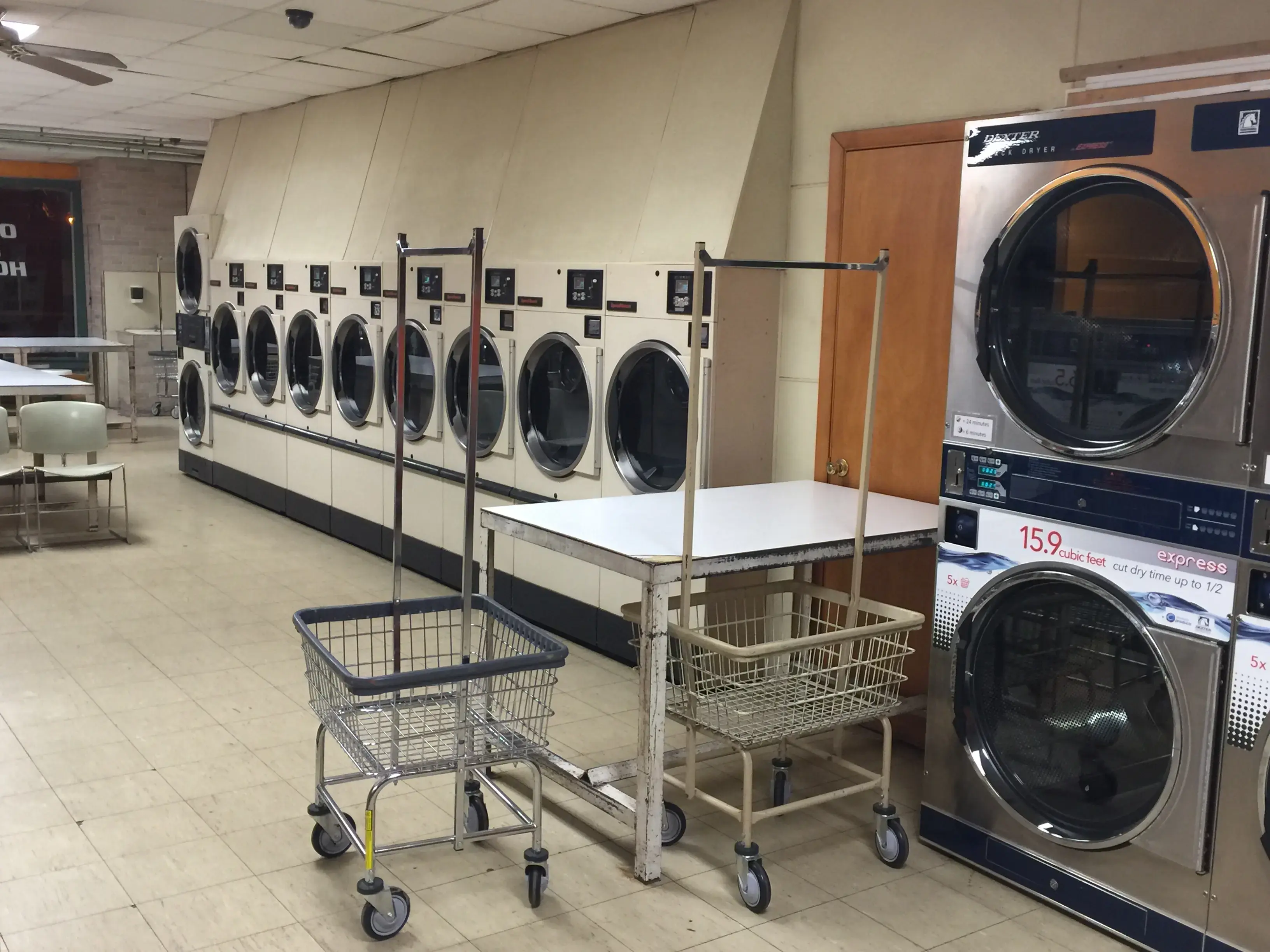 18th Street 24 Hour Laundry thumbnail 8