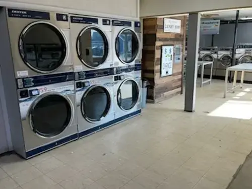 18th Street 24 Hour Laundry - Image 17