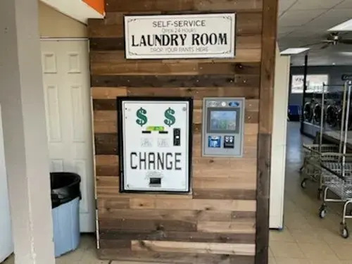 18th Street 24 Hour Laundry thumbnail 3