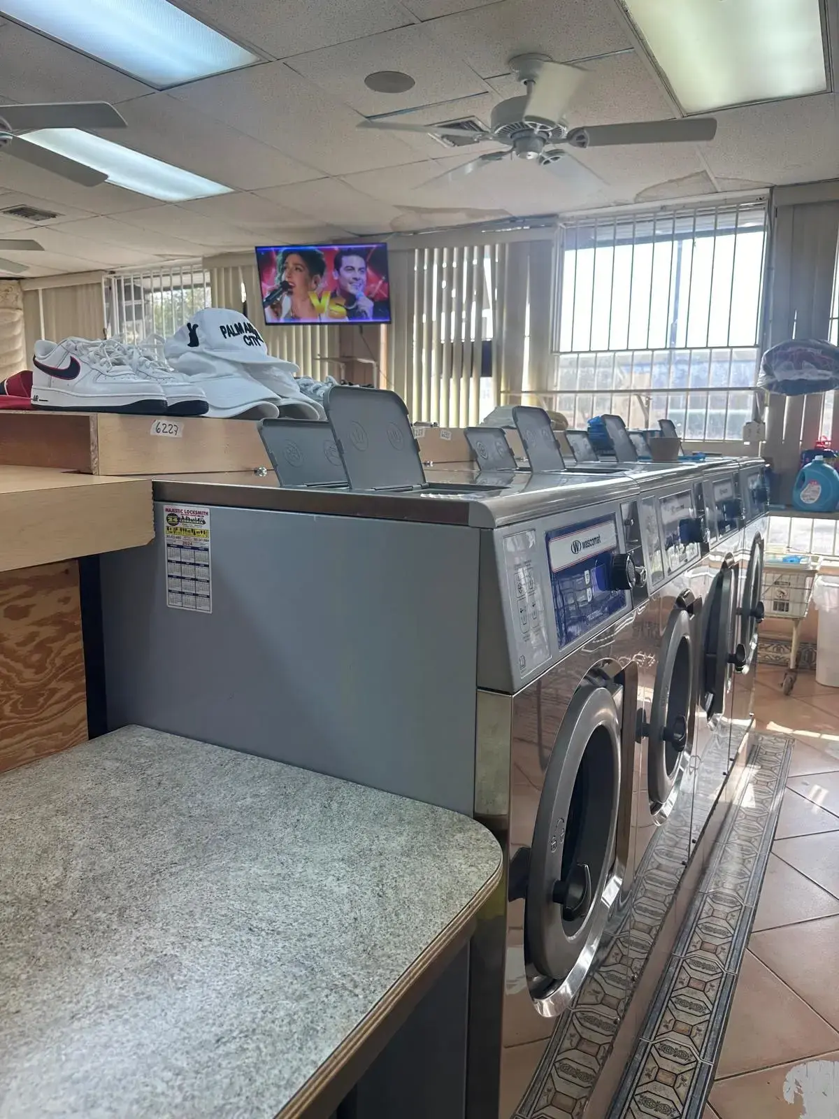 1Eco Coin Laundry & Dry cleaning - Image 12