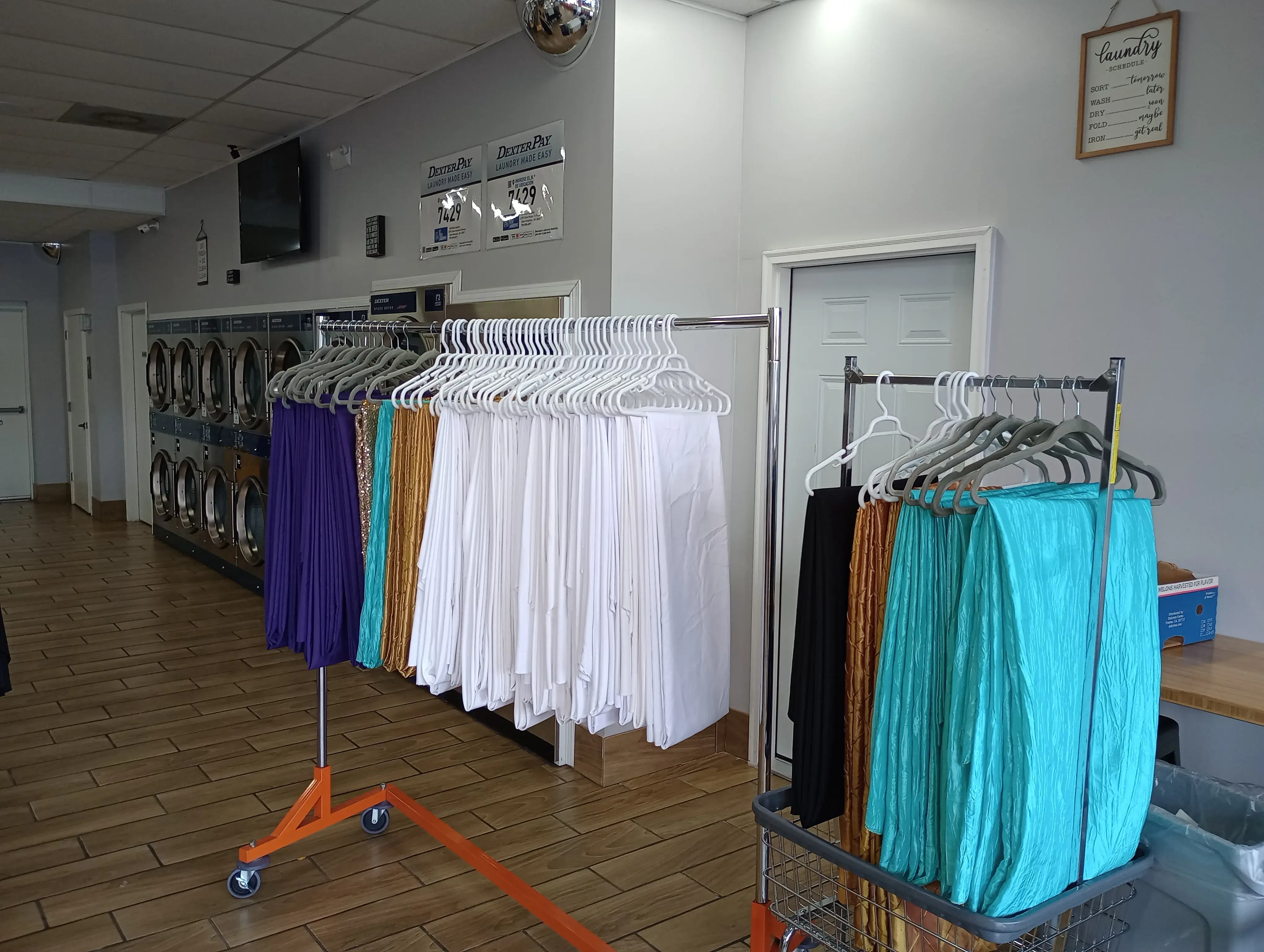 1st Fresh Laundromat - Image 16