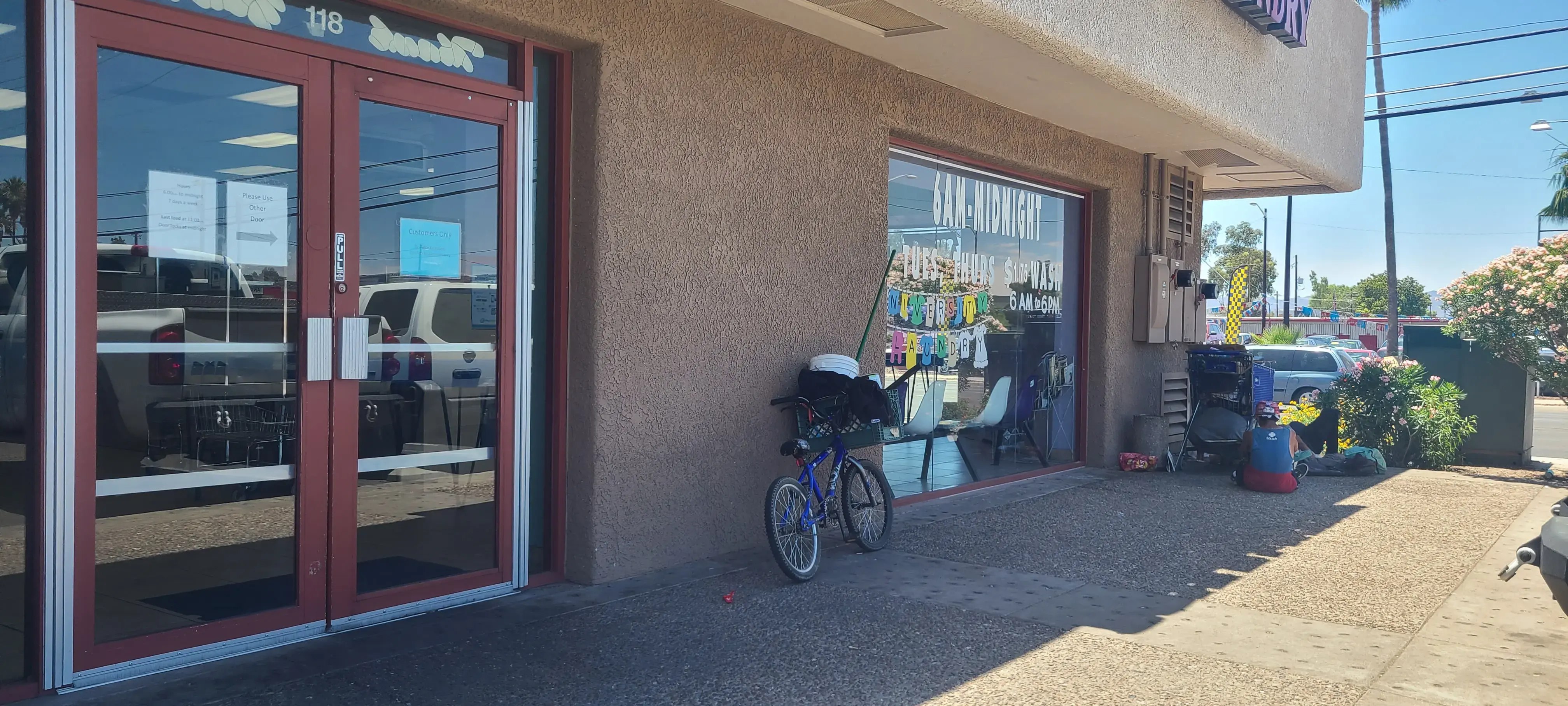 1st & Prince Laundromat - Image 13