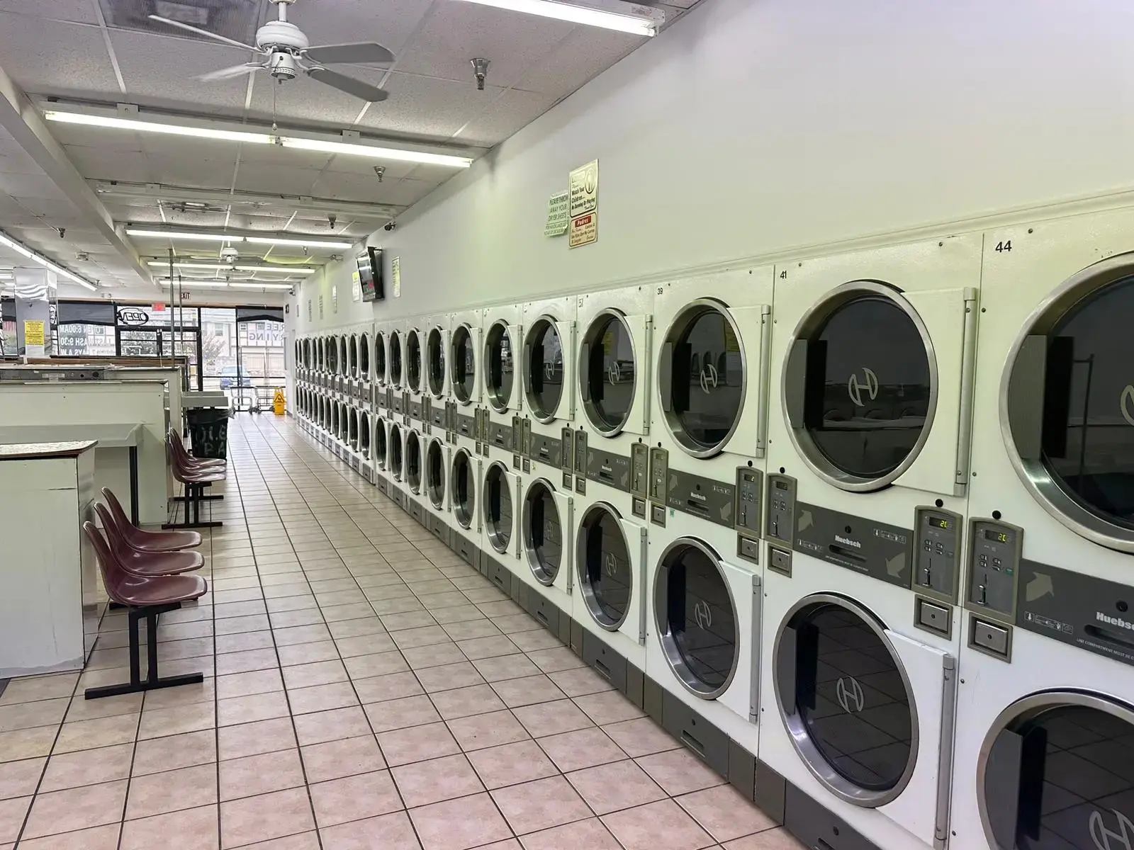 1st Wash & Dry location