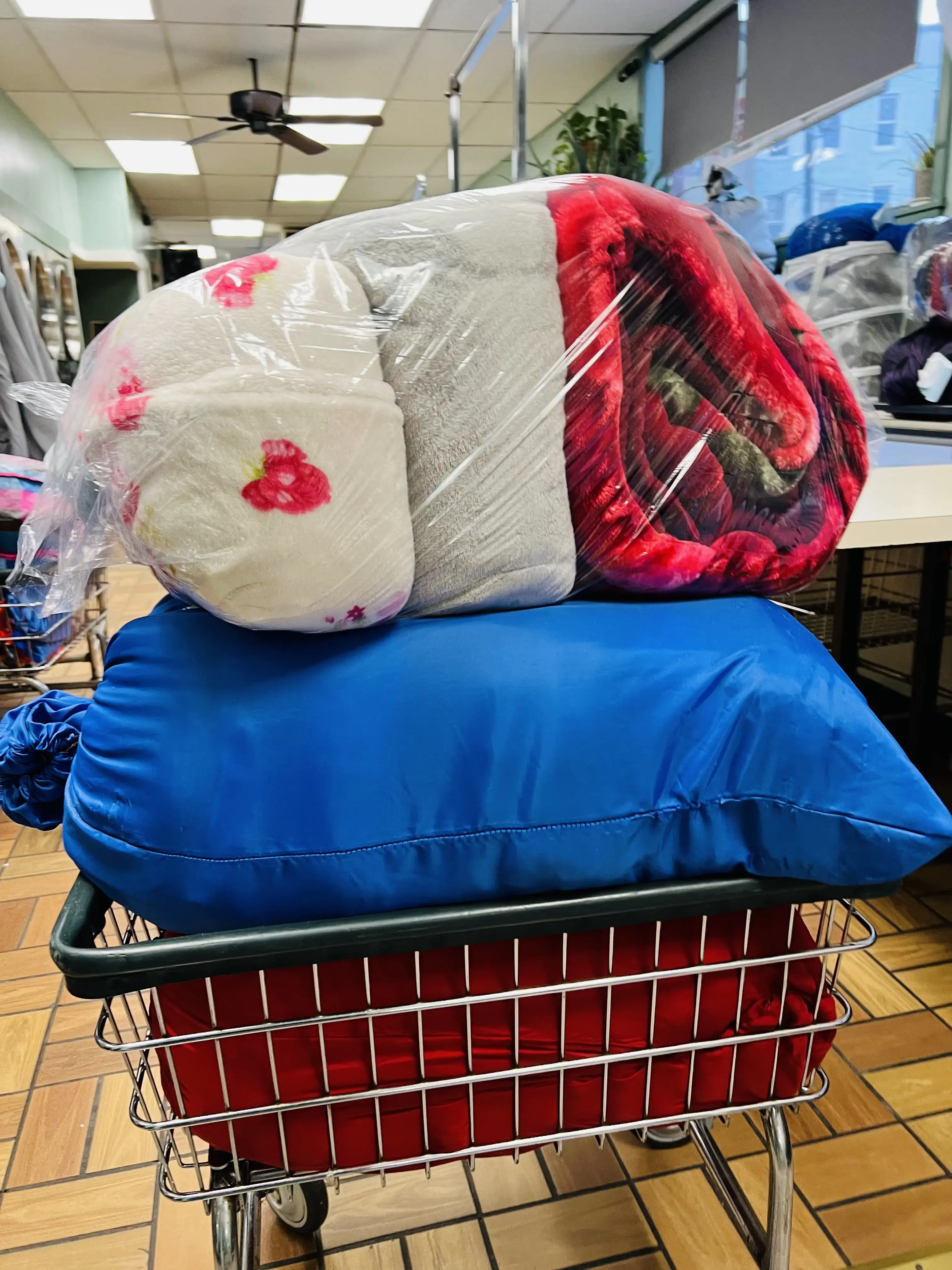 2 Boys Laundromat thumbnail 7