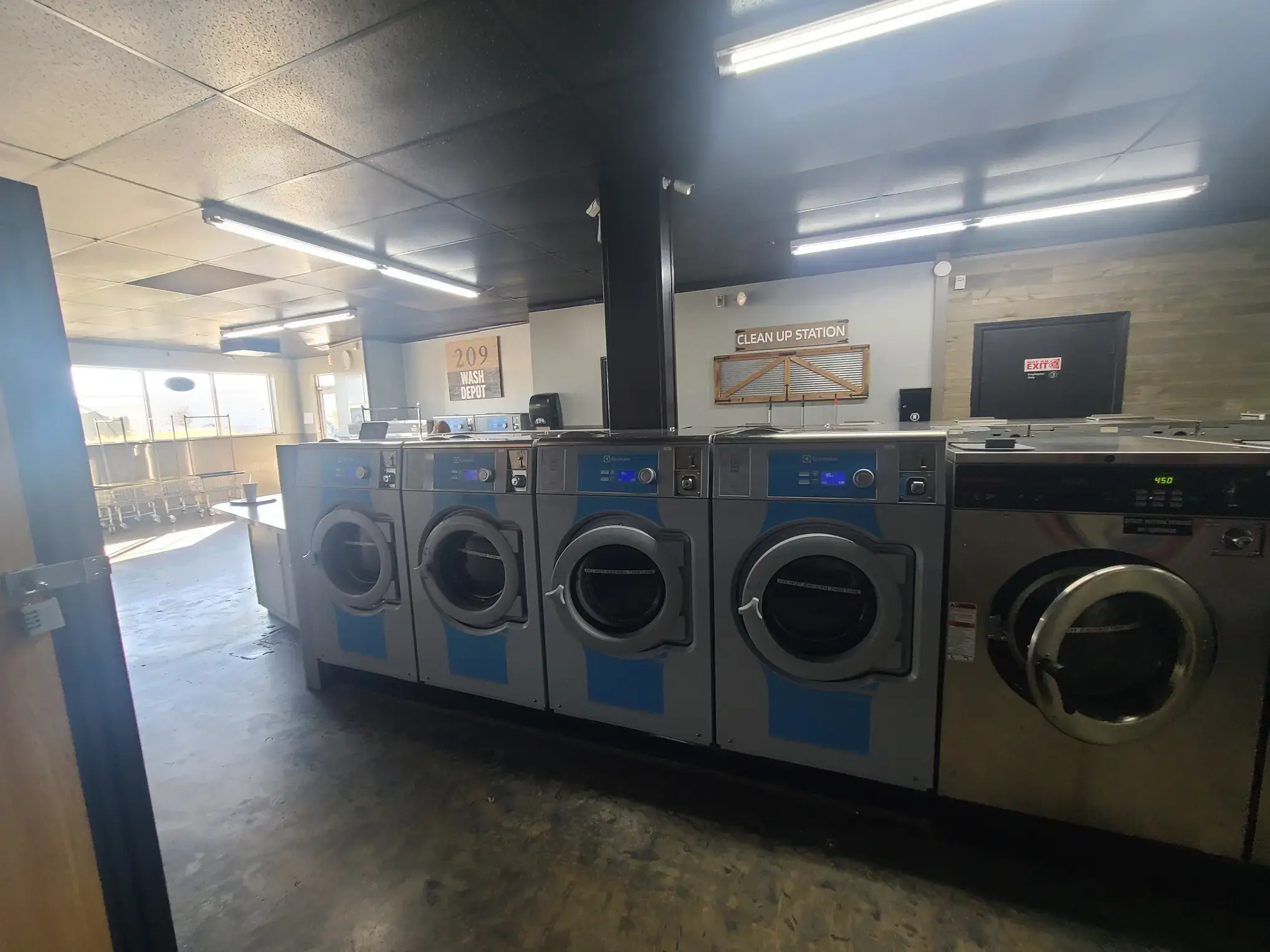 209 Wash Depot - Image 7