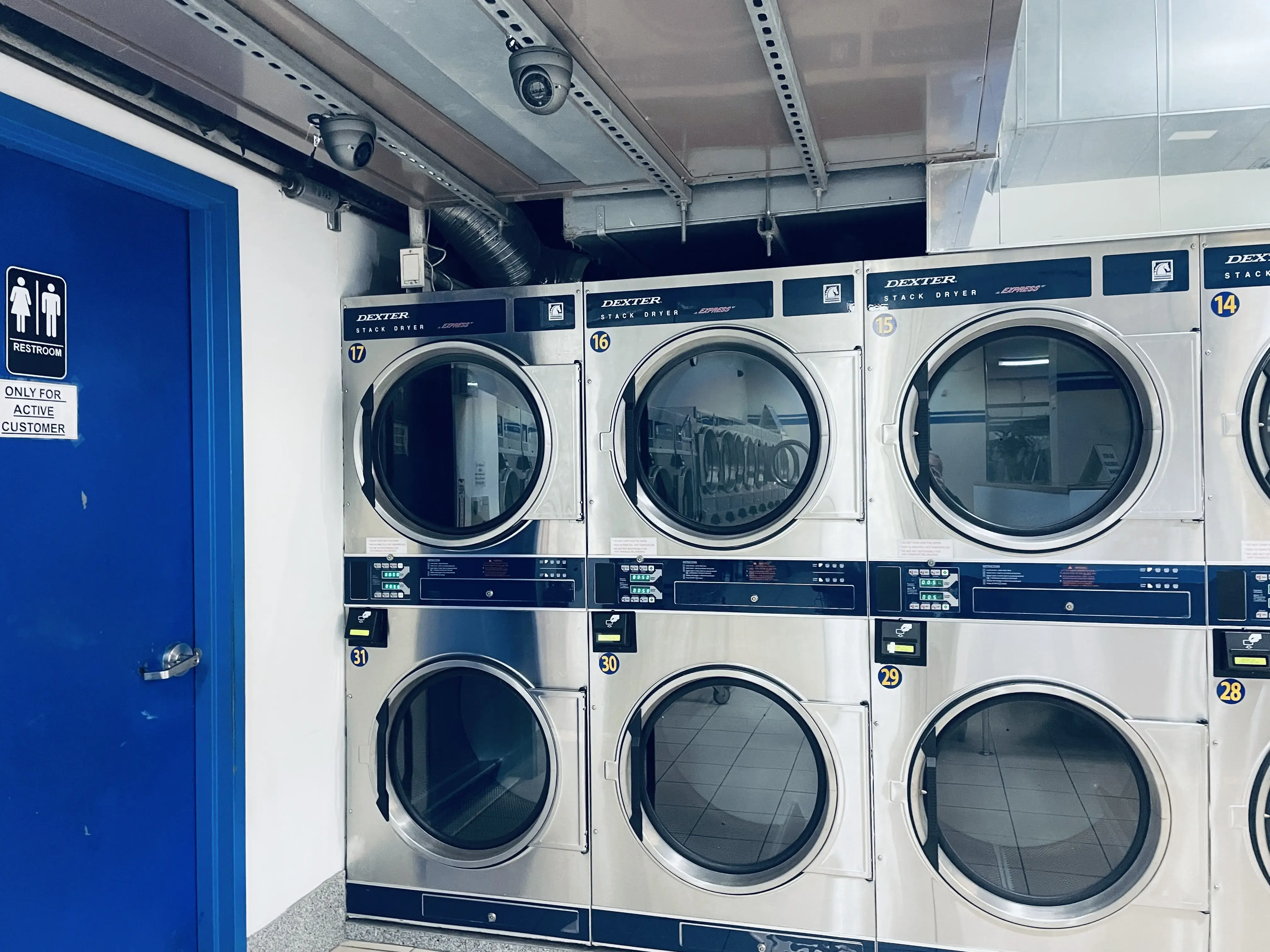 21 Plaza Laundromat location