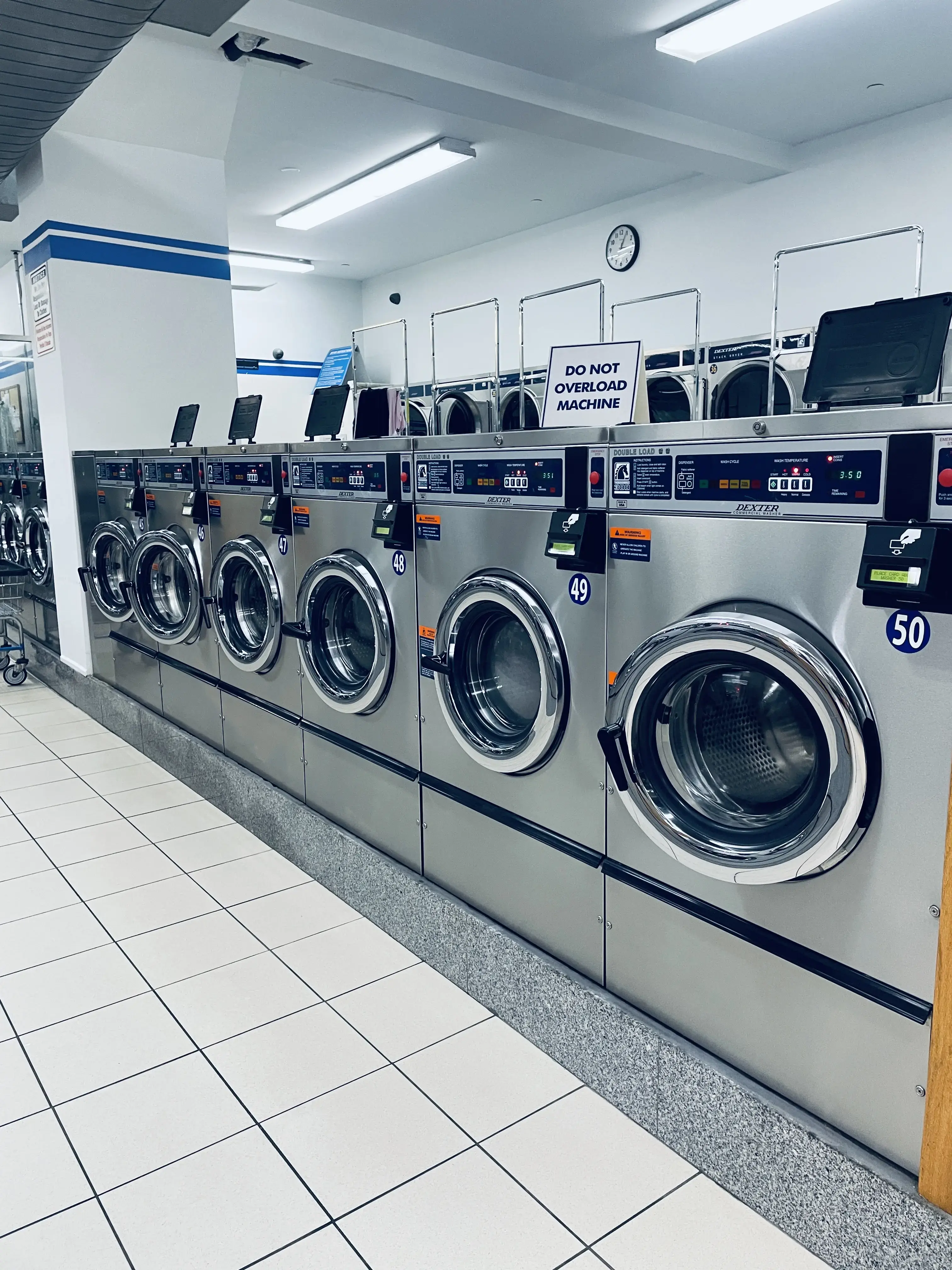 21 Plaza Laundromat - Image 14