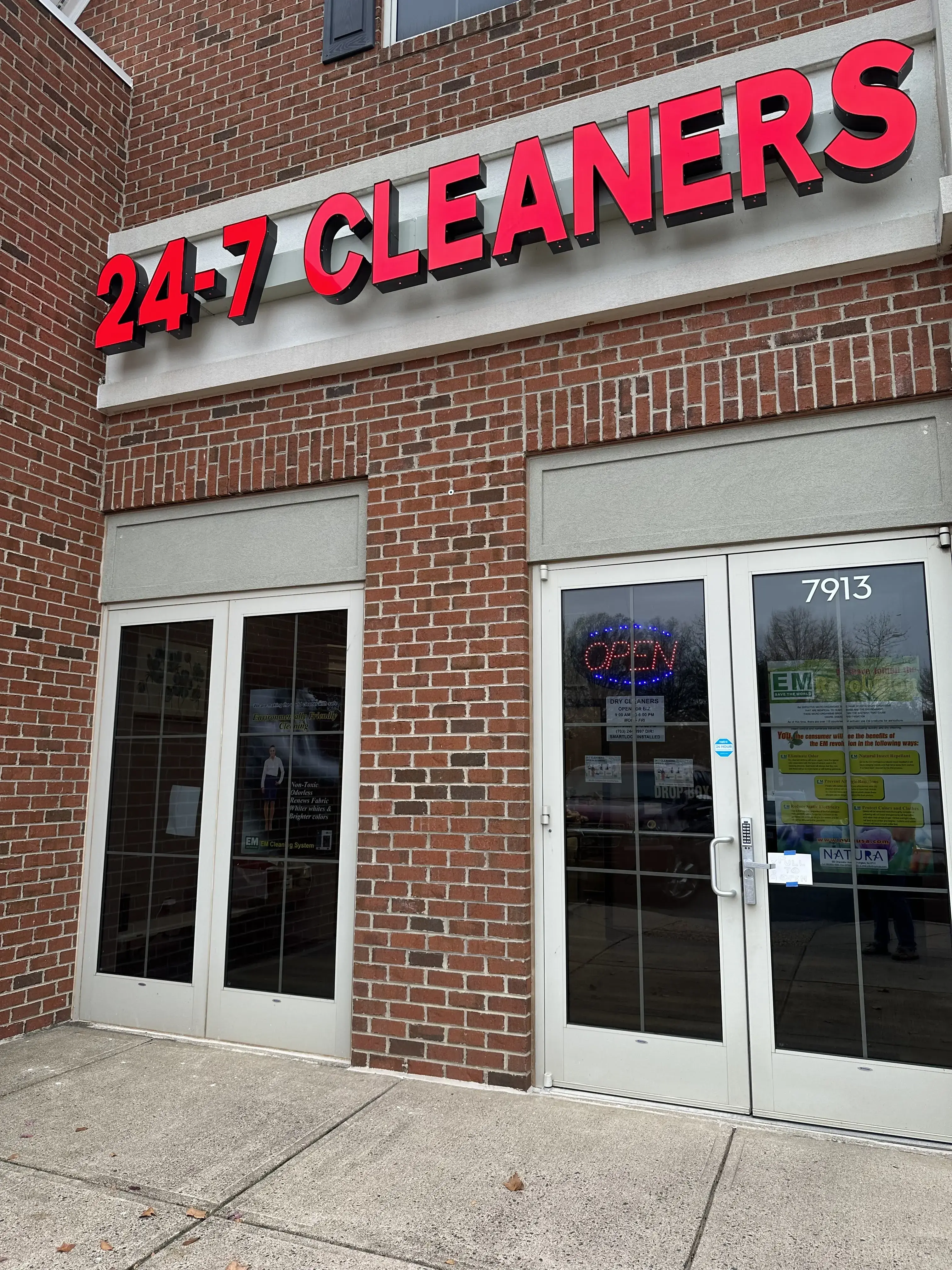 24-7 Dry Cleaners thumbnail 18