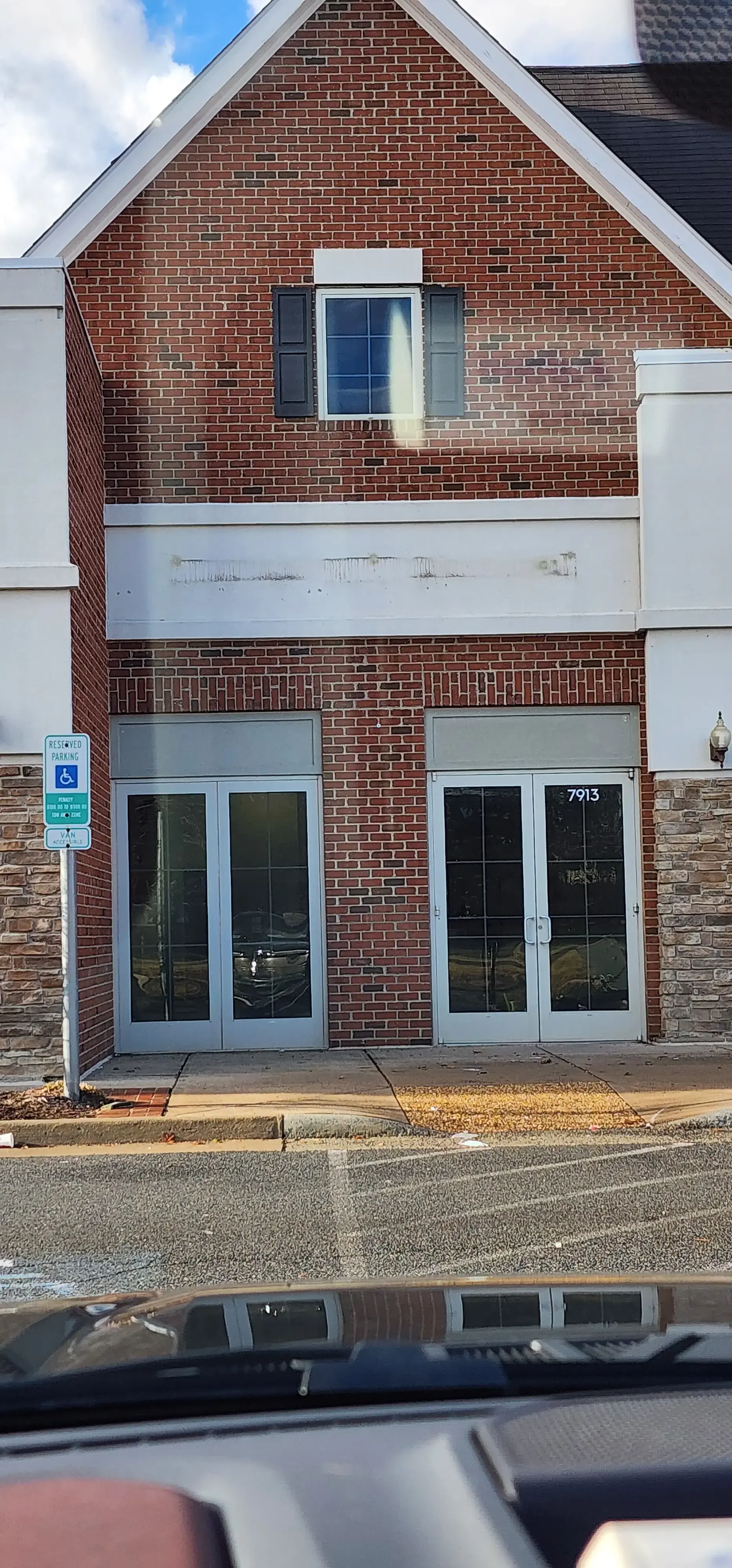 24-7 Dry Cleaners - Image 11