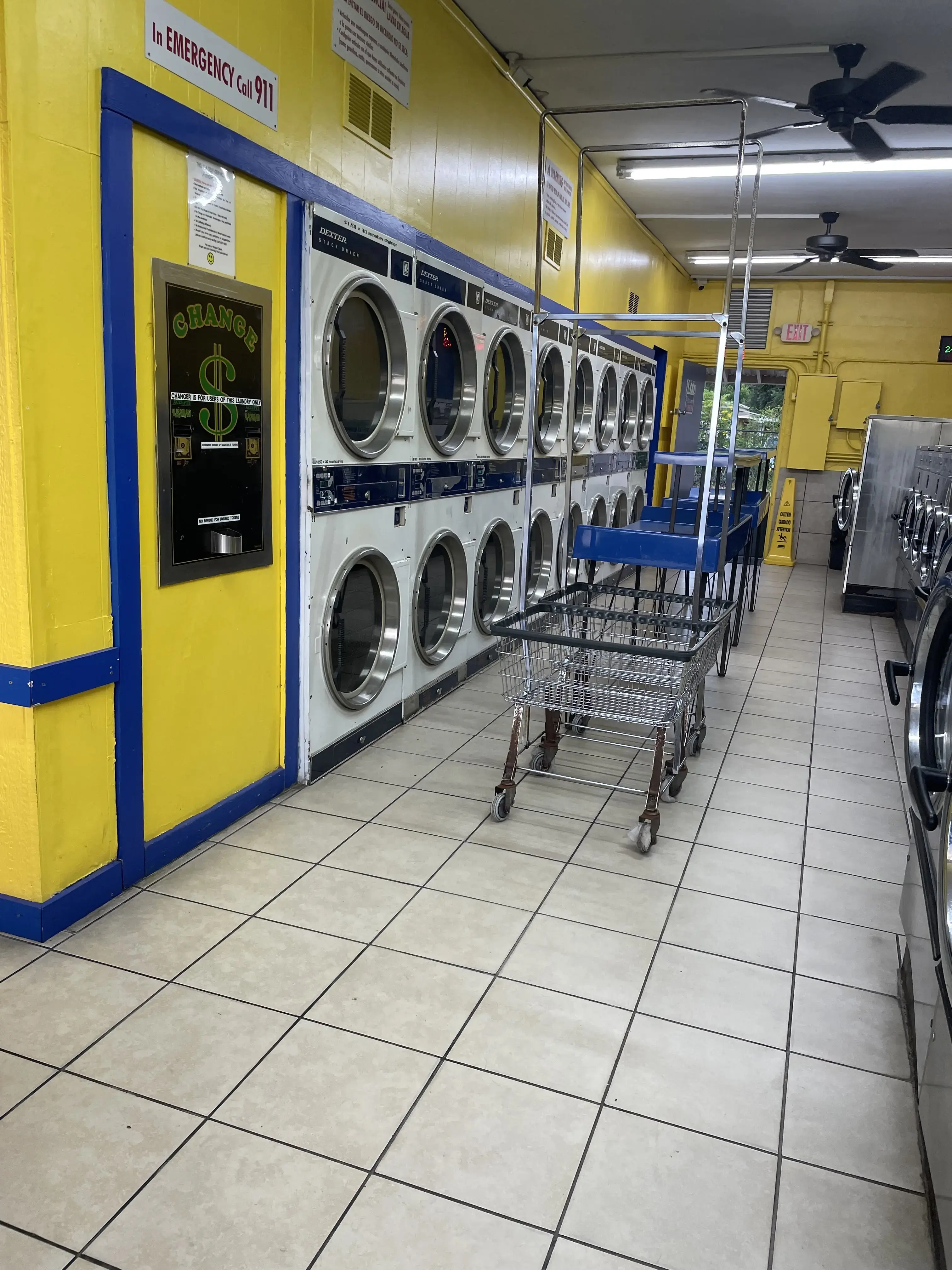 24 Hour Coin Laundry - Image 19
