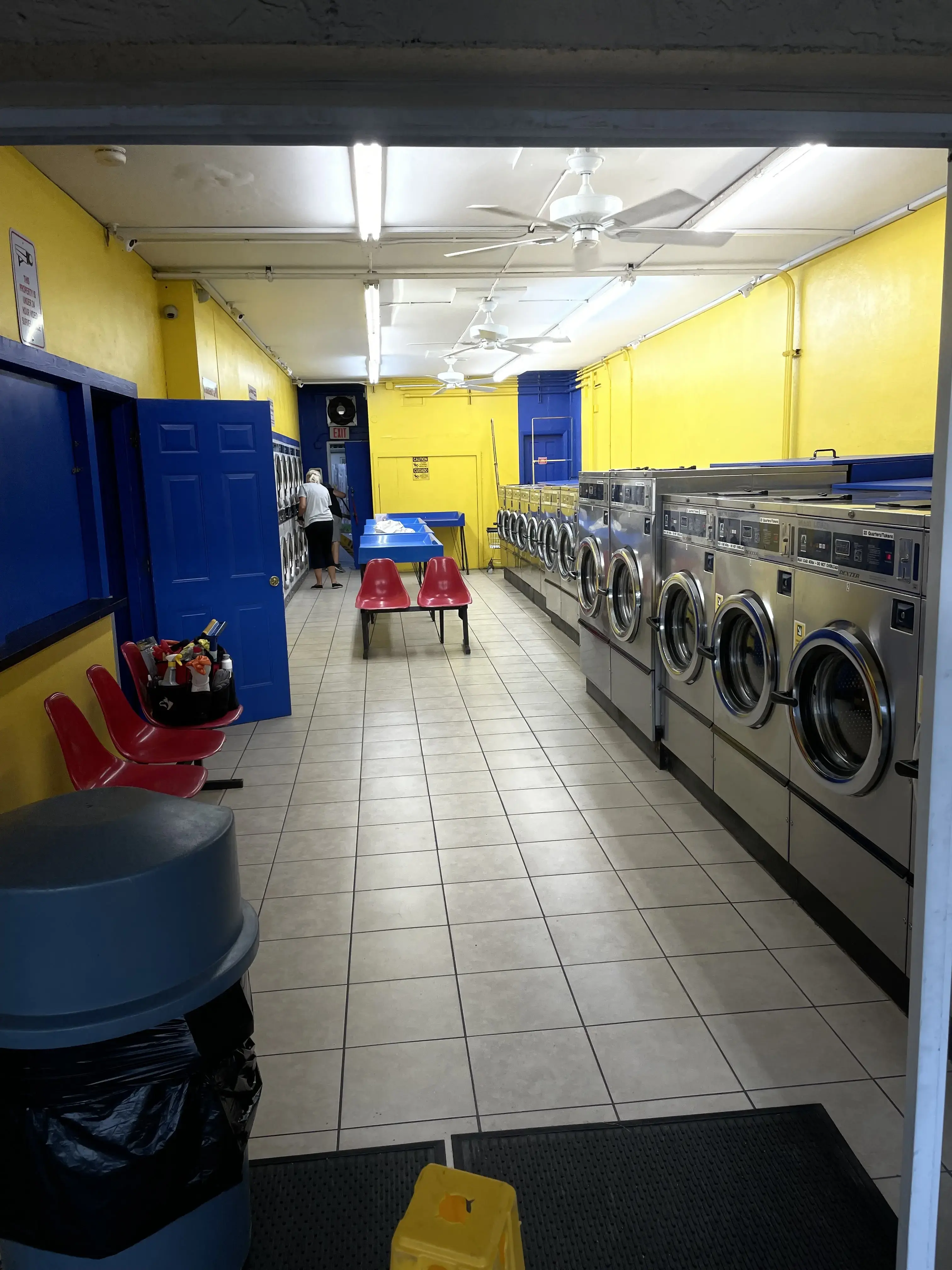 24 Hour Coin Laundry - Image 18