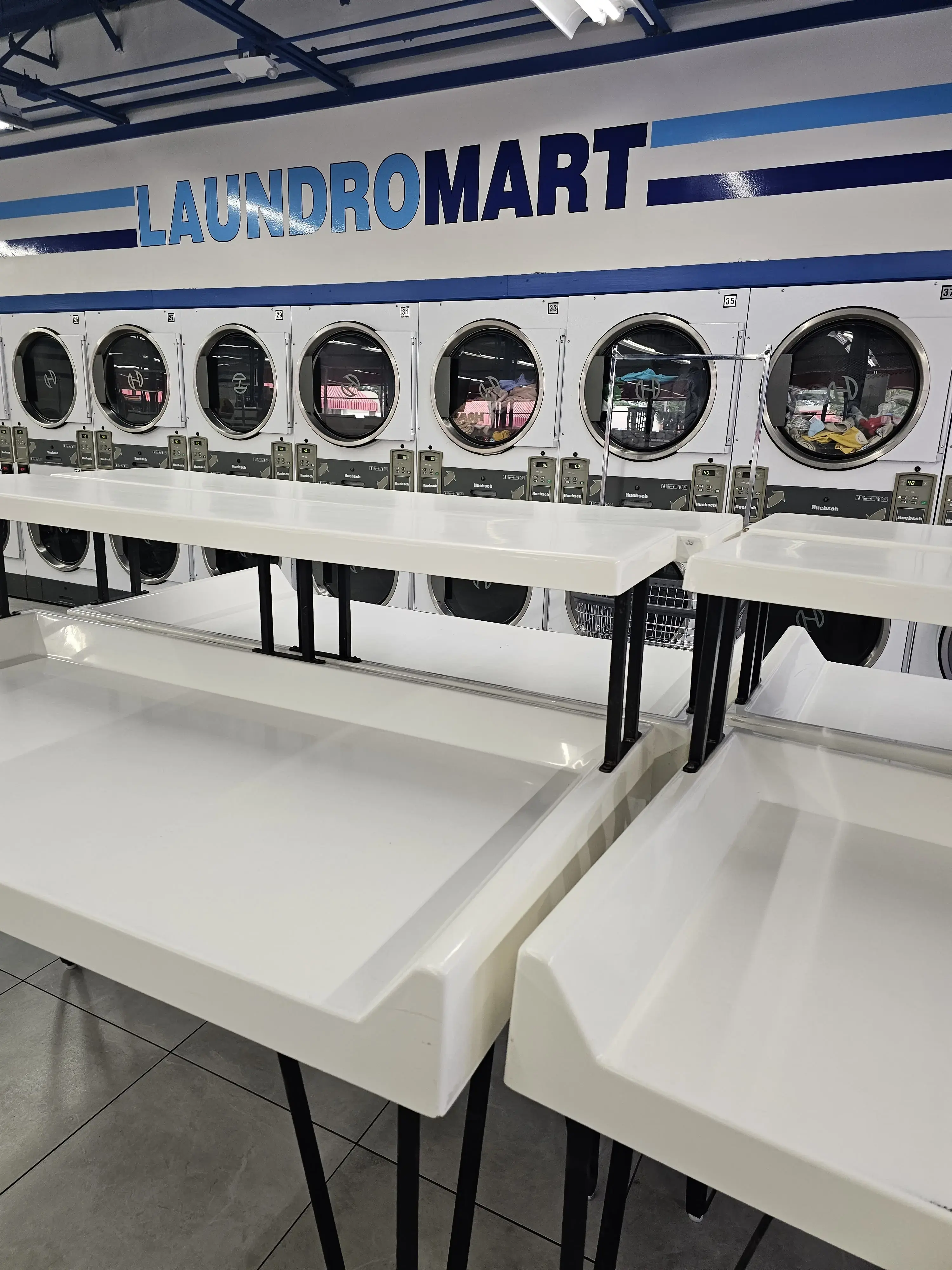 24-hour JUMBO Machine Laundromat - Image 9