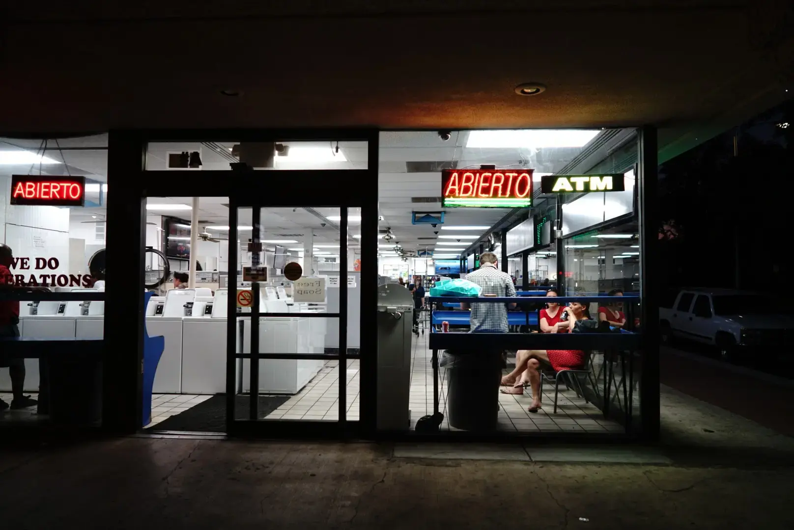 24 Hour Laundromat - Image 12