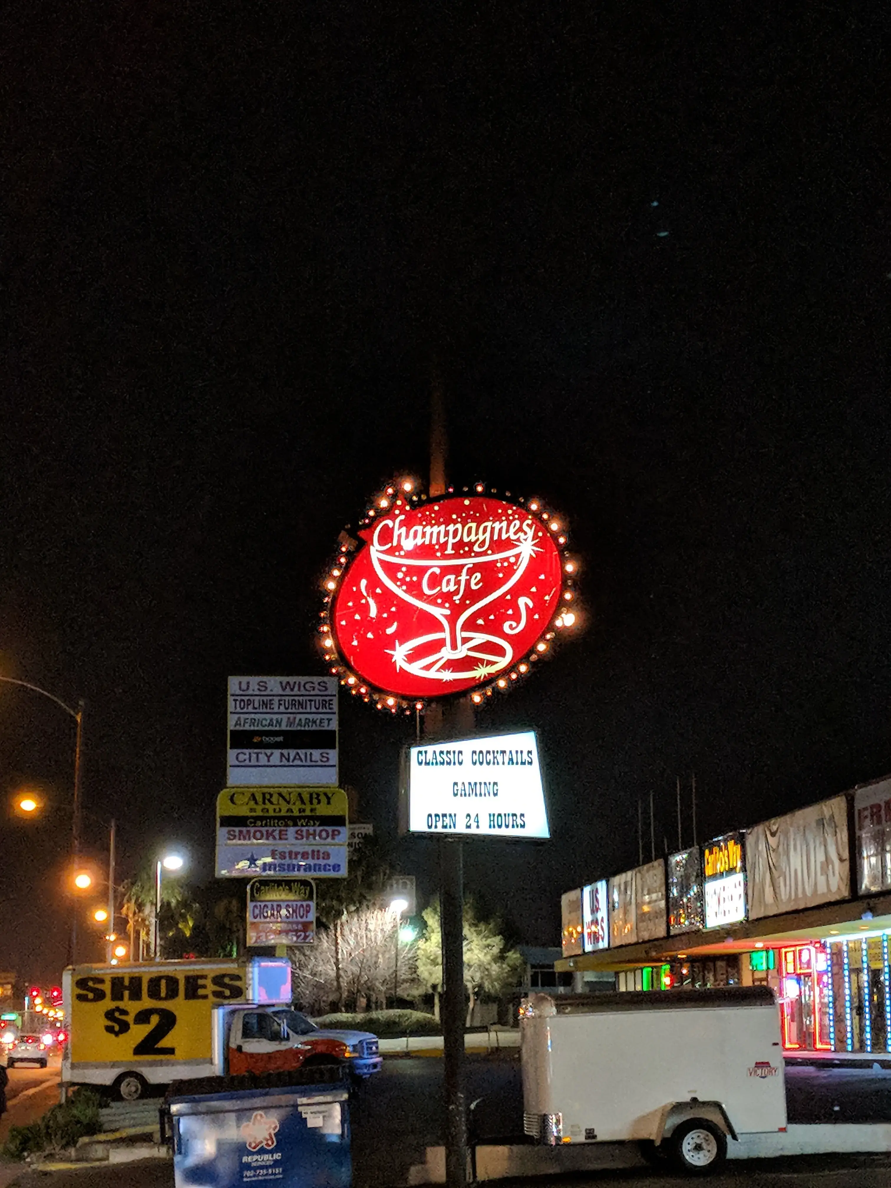 24 Hour Laundromat - Image 4