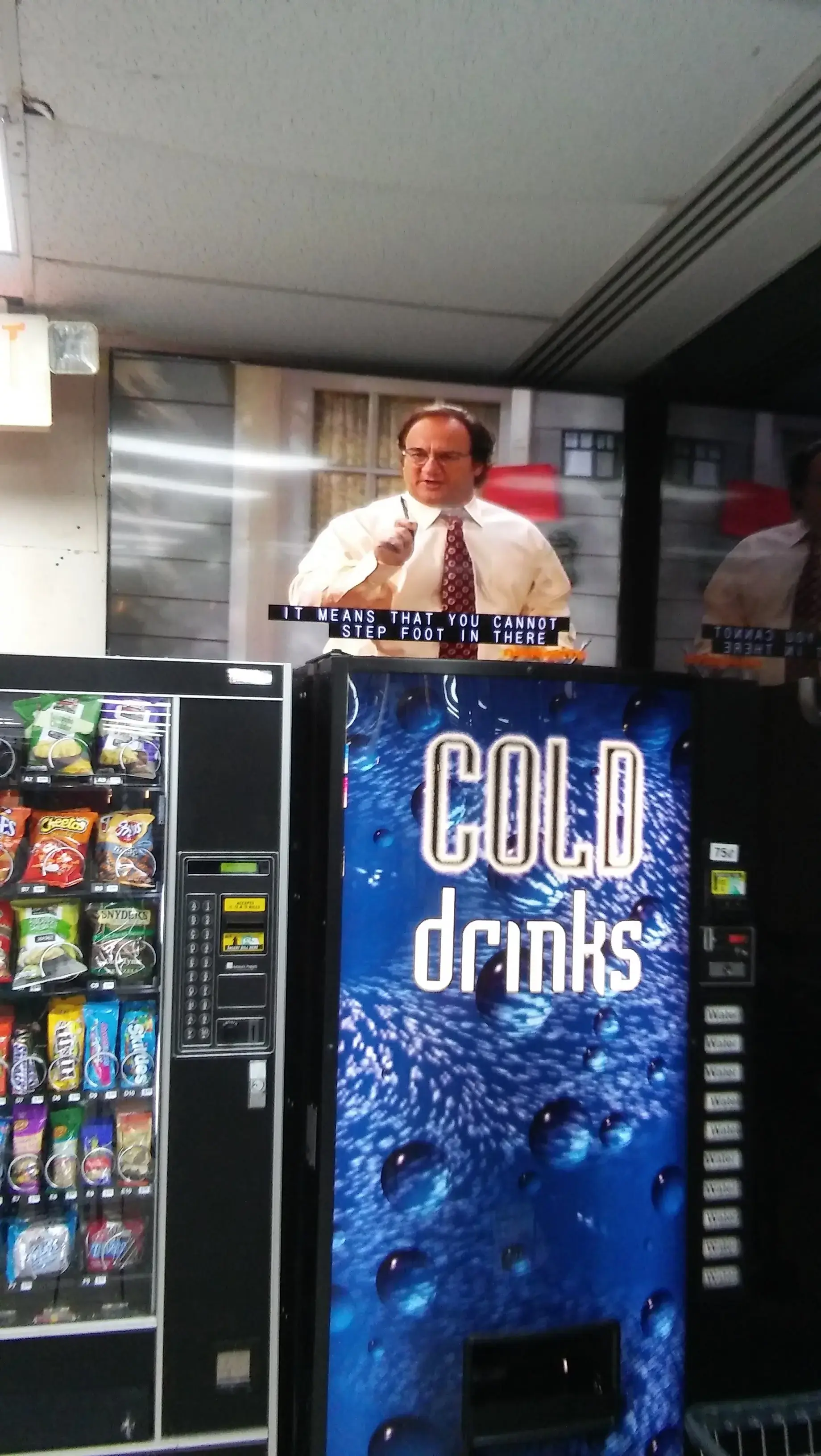 24 Hour Laundromat - Image 17