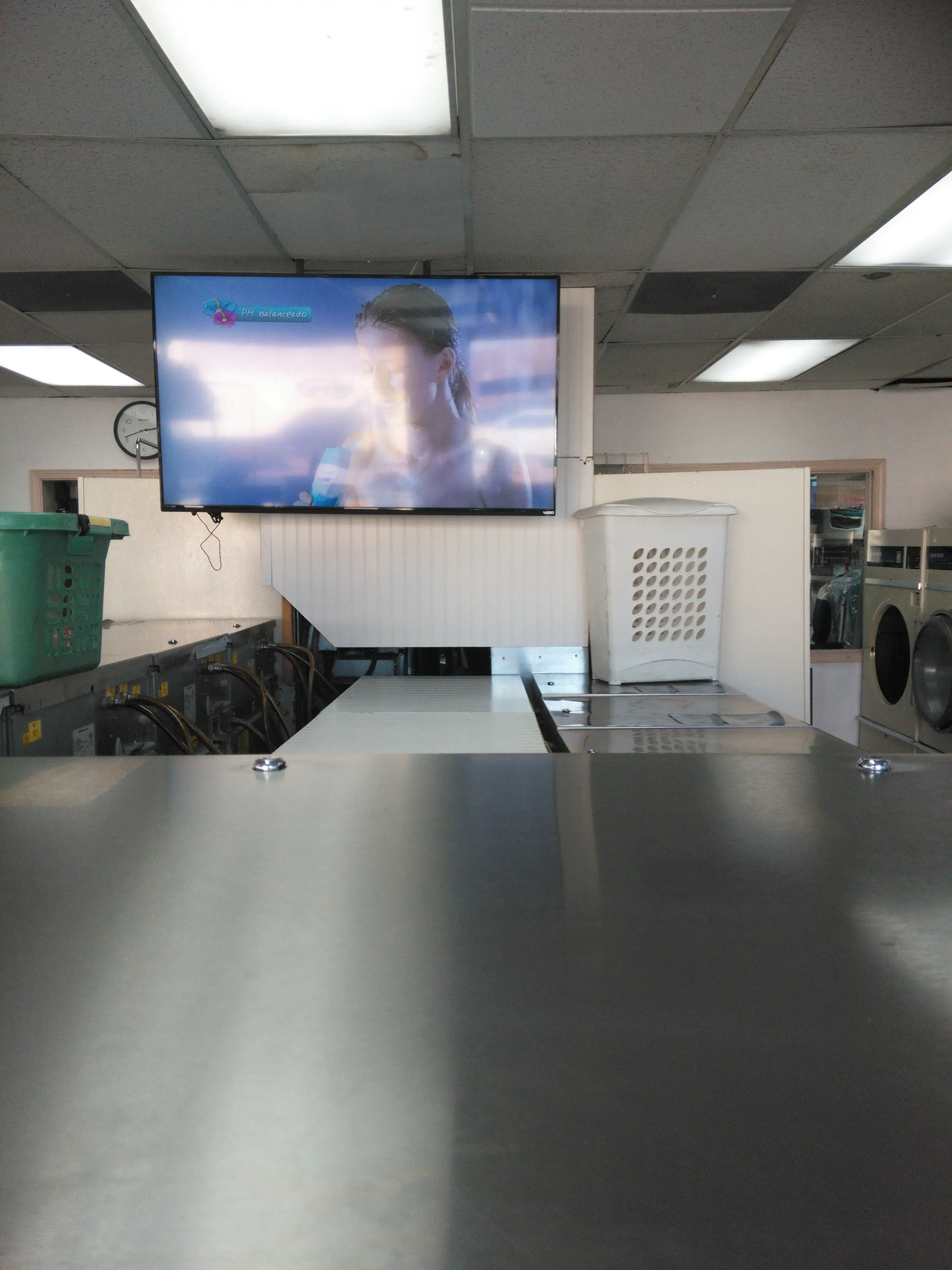 24 Hour Laundromat - Image 20