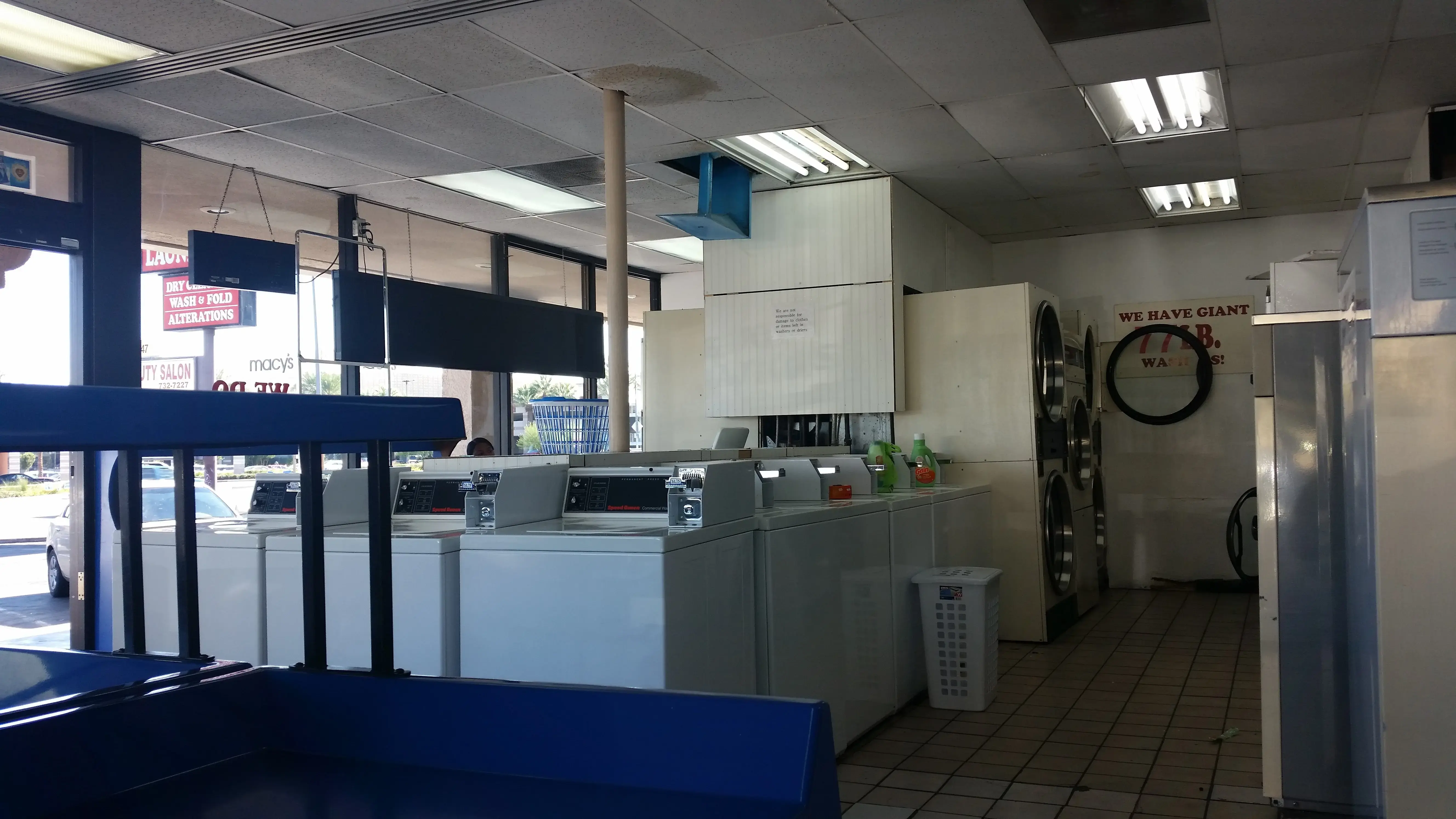 24 Hour Laundromat thumbnail 8