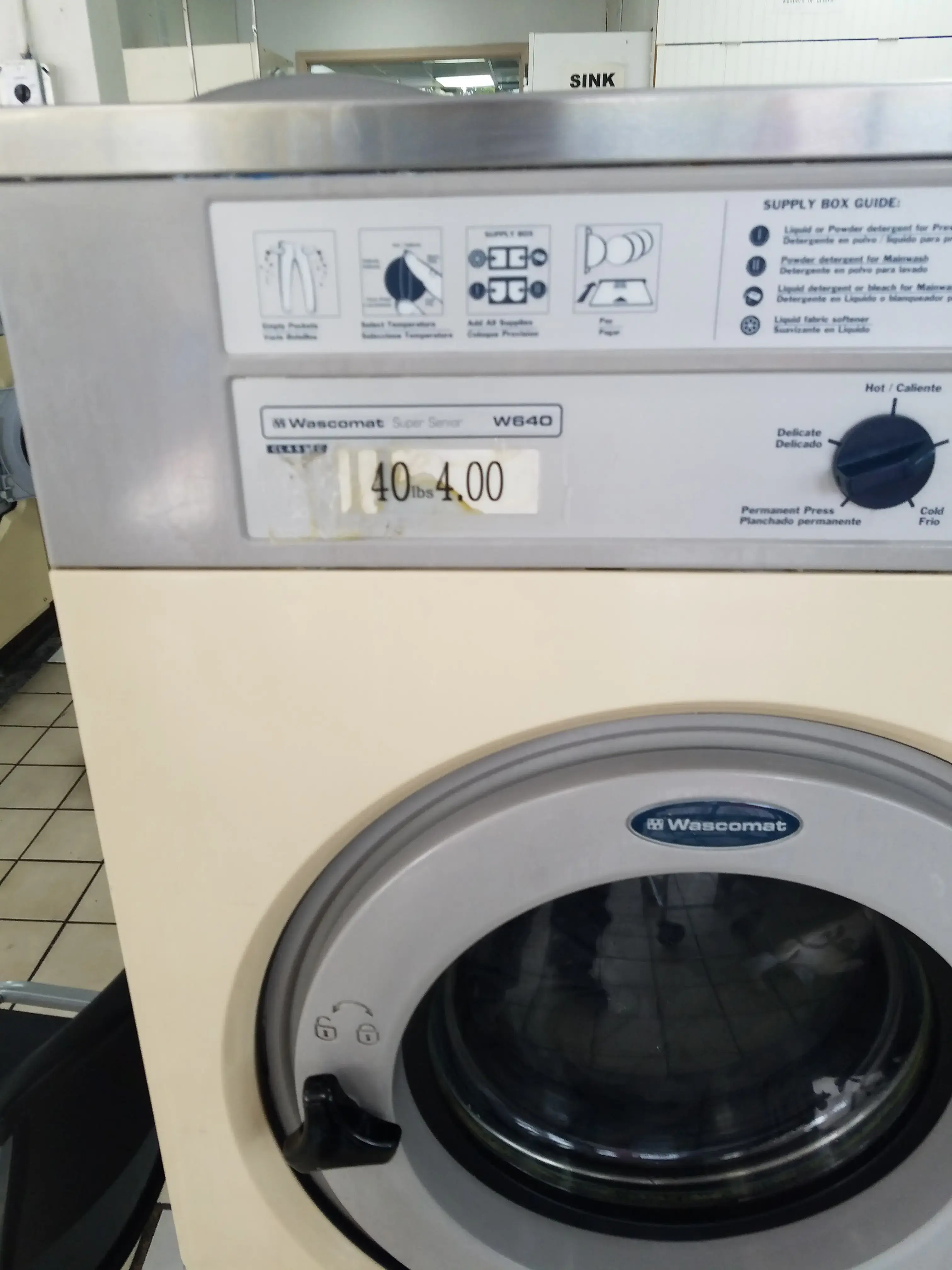 24 Hour Laundromat thumbnail 16