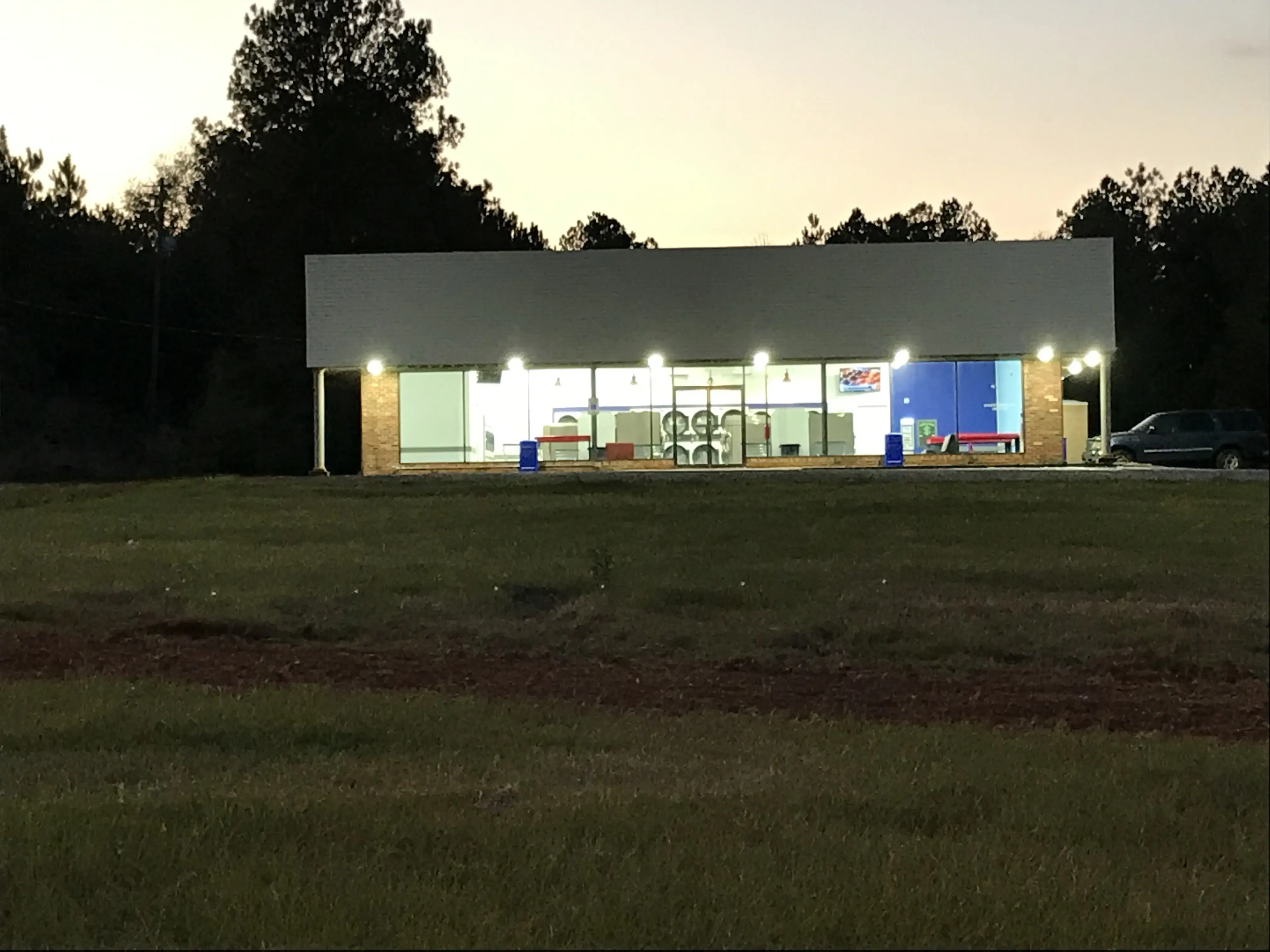 24 Hour Laundromat Near Me thumbnail 8