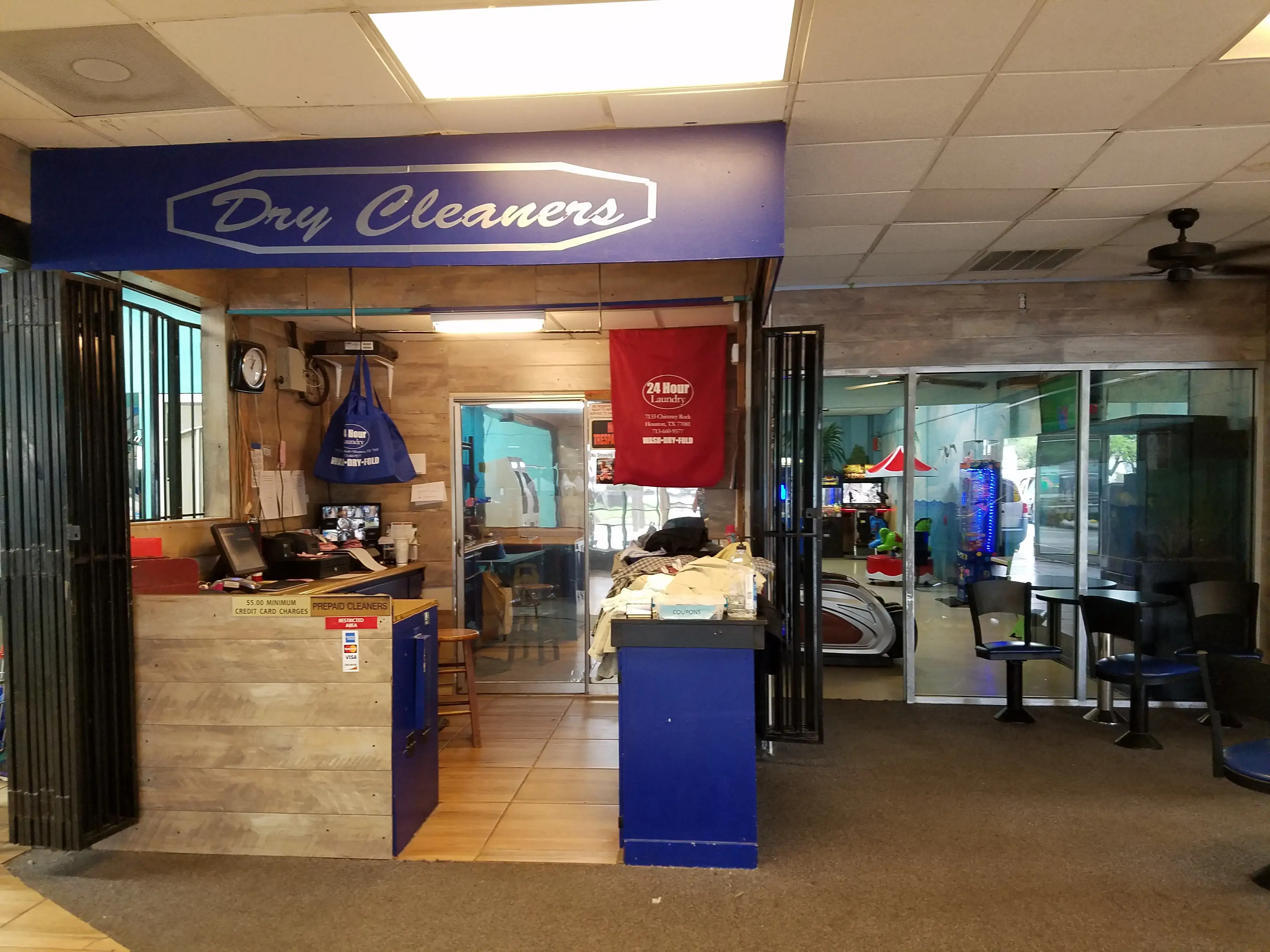 24 Hour Laundromat | Washateria | Wash & Fold thumbnail 16