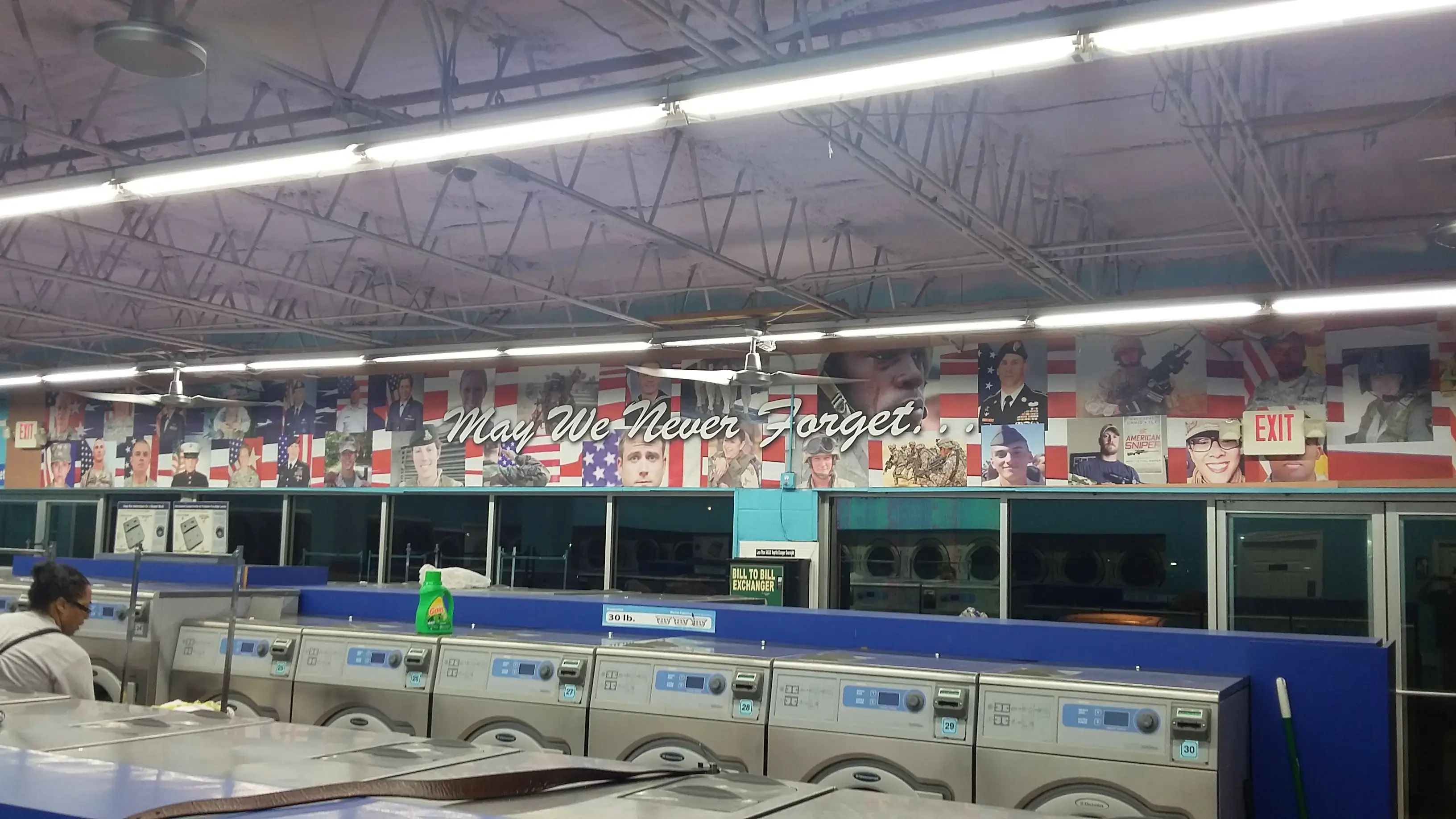 24 Hour Laundromat | Washateria | Wash & Fold - Image 19