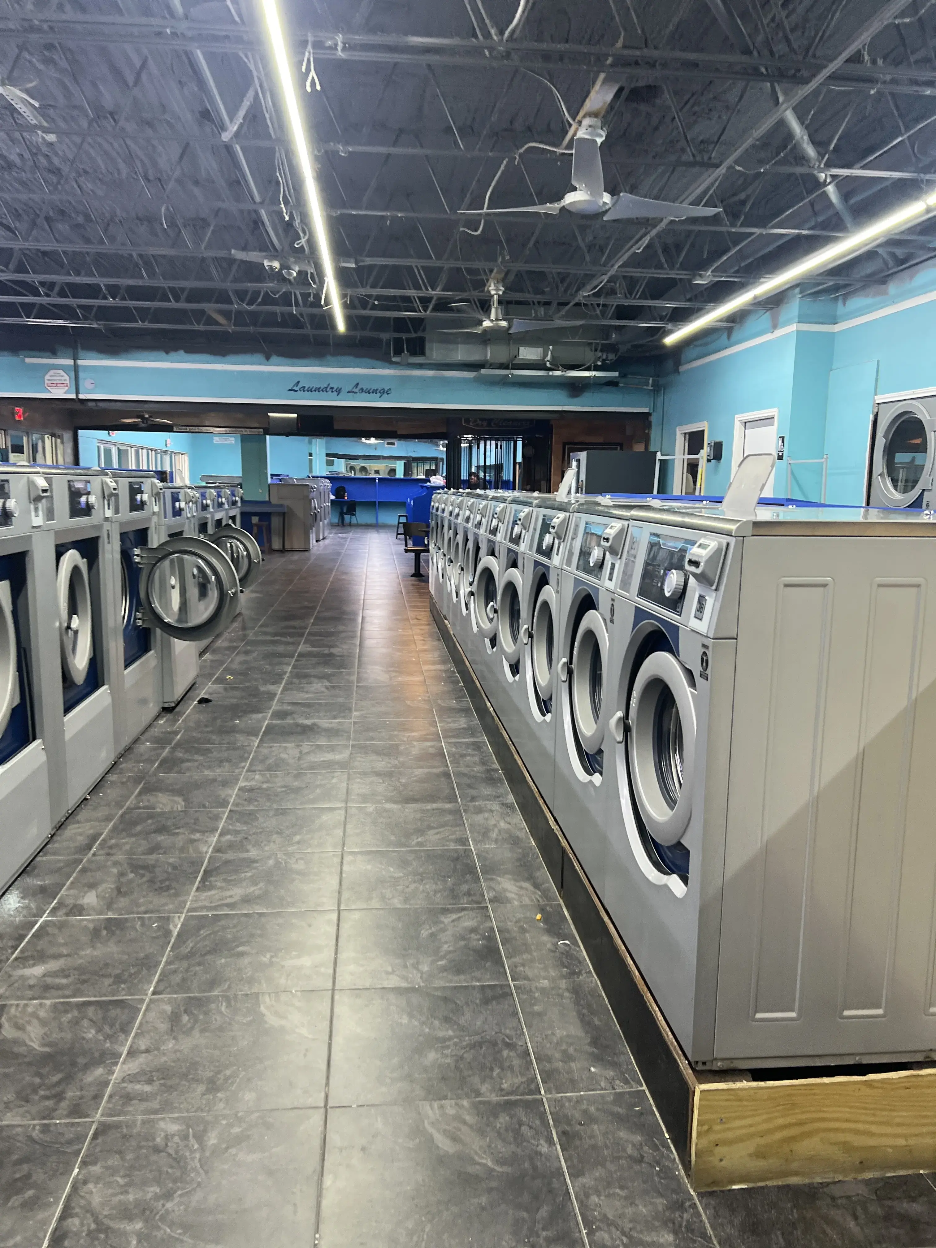24 Hour Laundromat | Washateria | Wash & Fold thumbnail 2