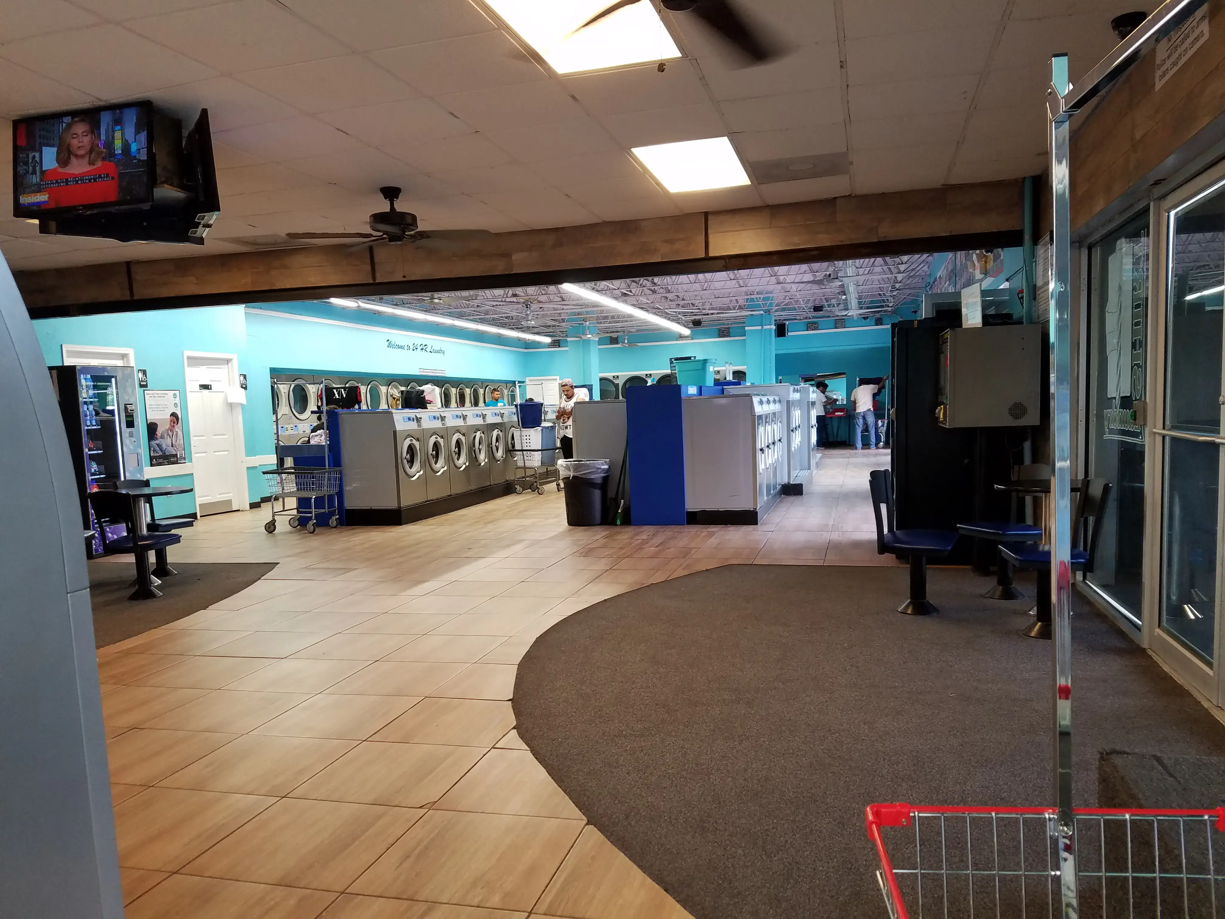 24 Hour Laundromat | Washateria | Wash & Fold thumbnail 20