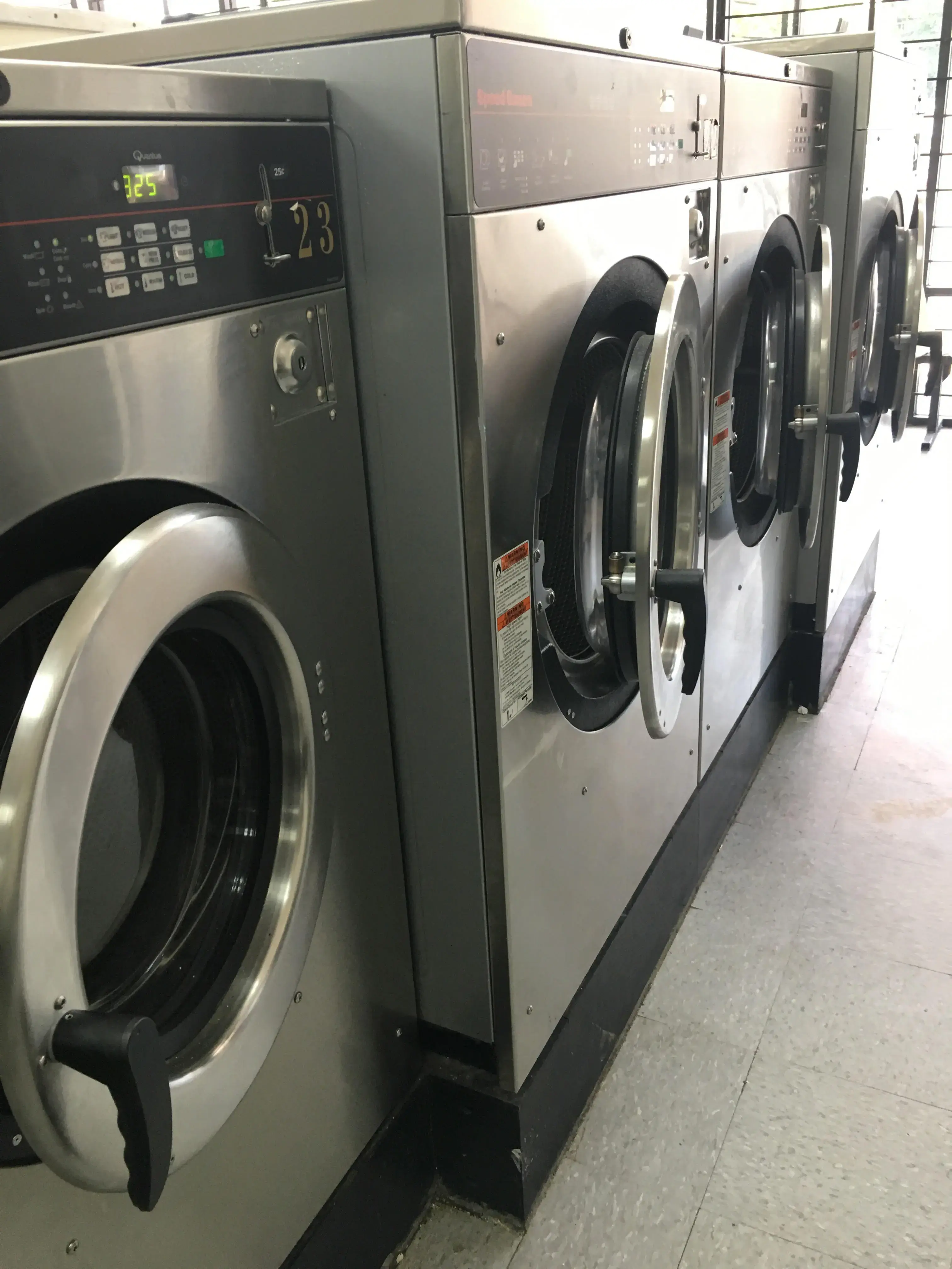 24 Hour laundry - Image 3