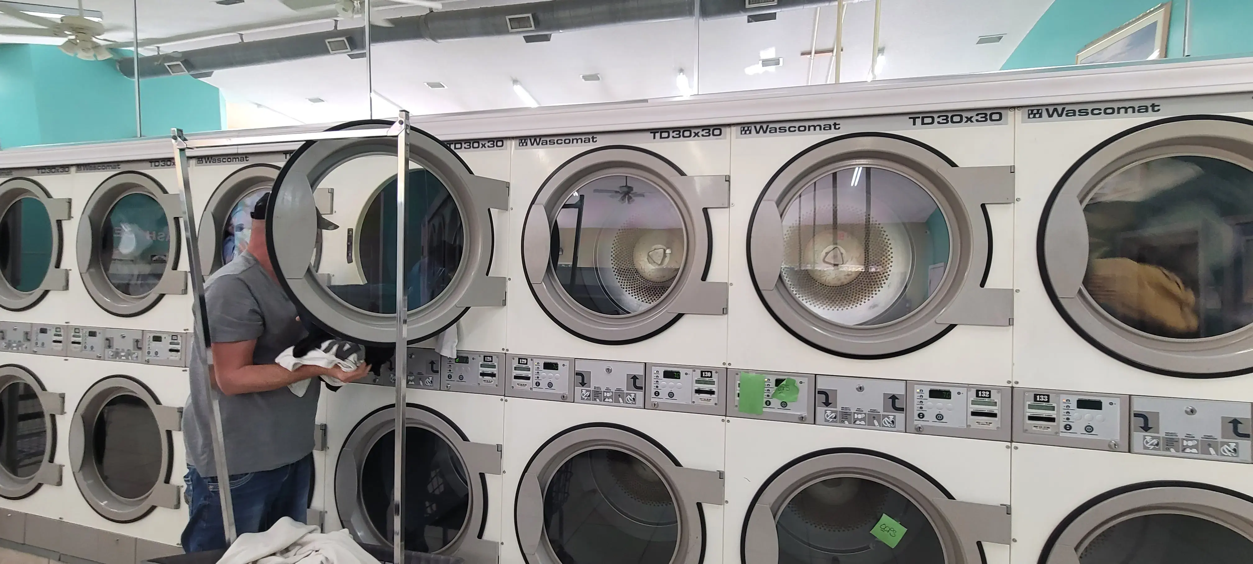 24 Hour Laundry Zone - Image 16