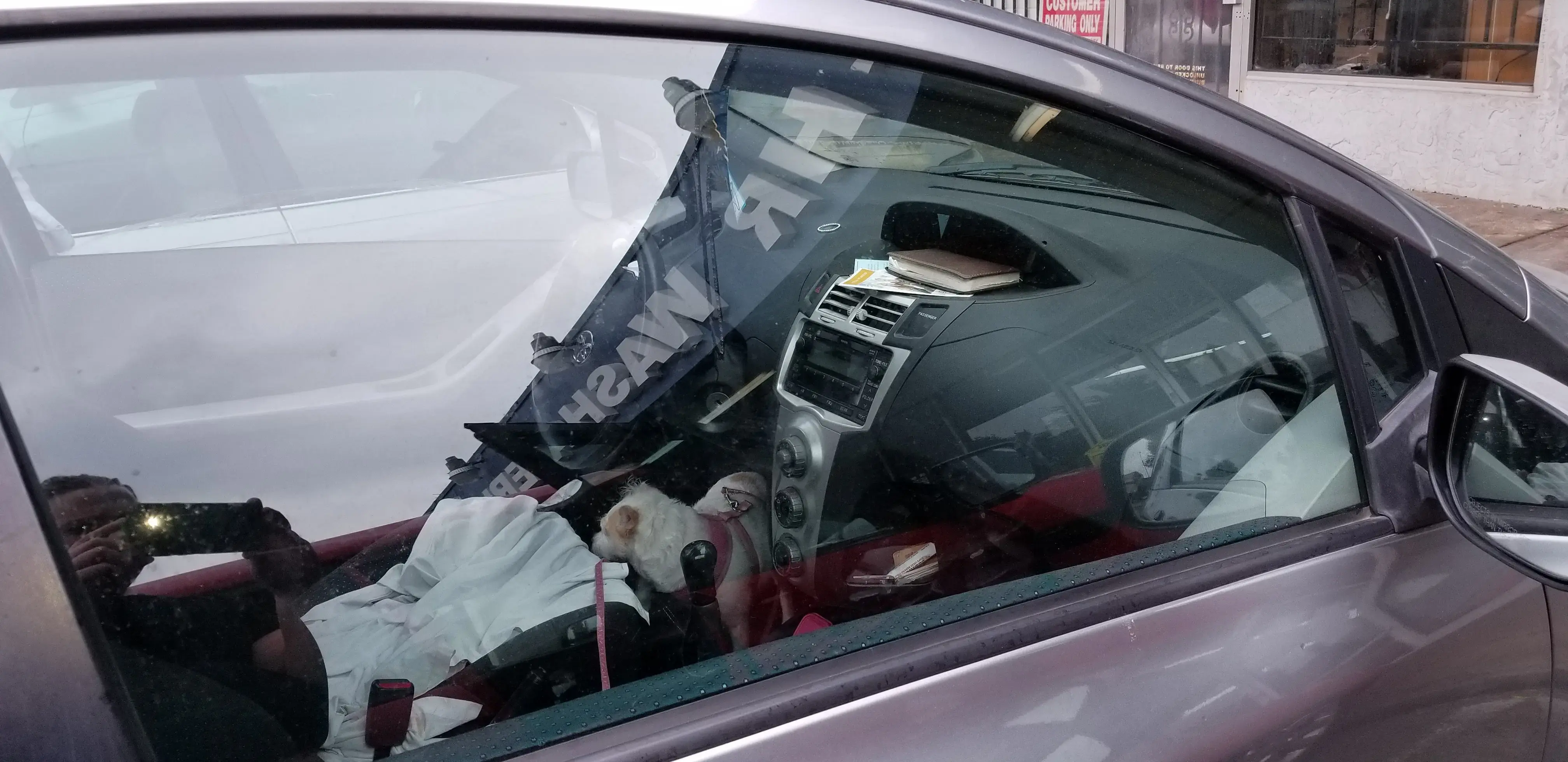 24 Hour Washateria - Image 16