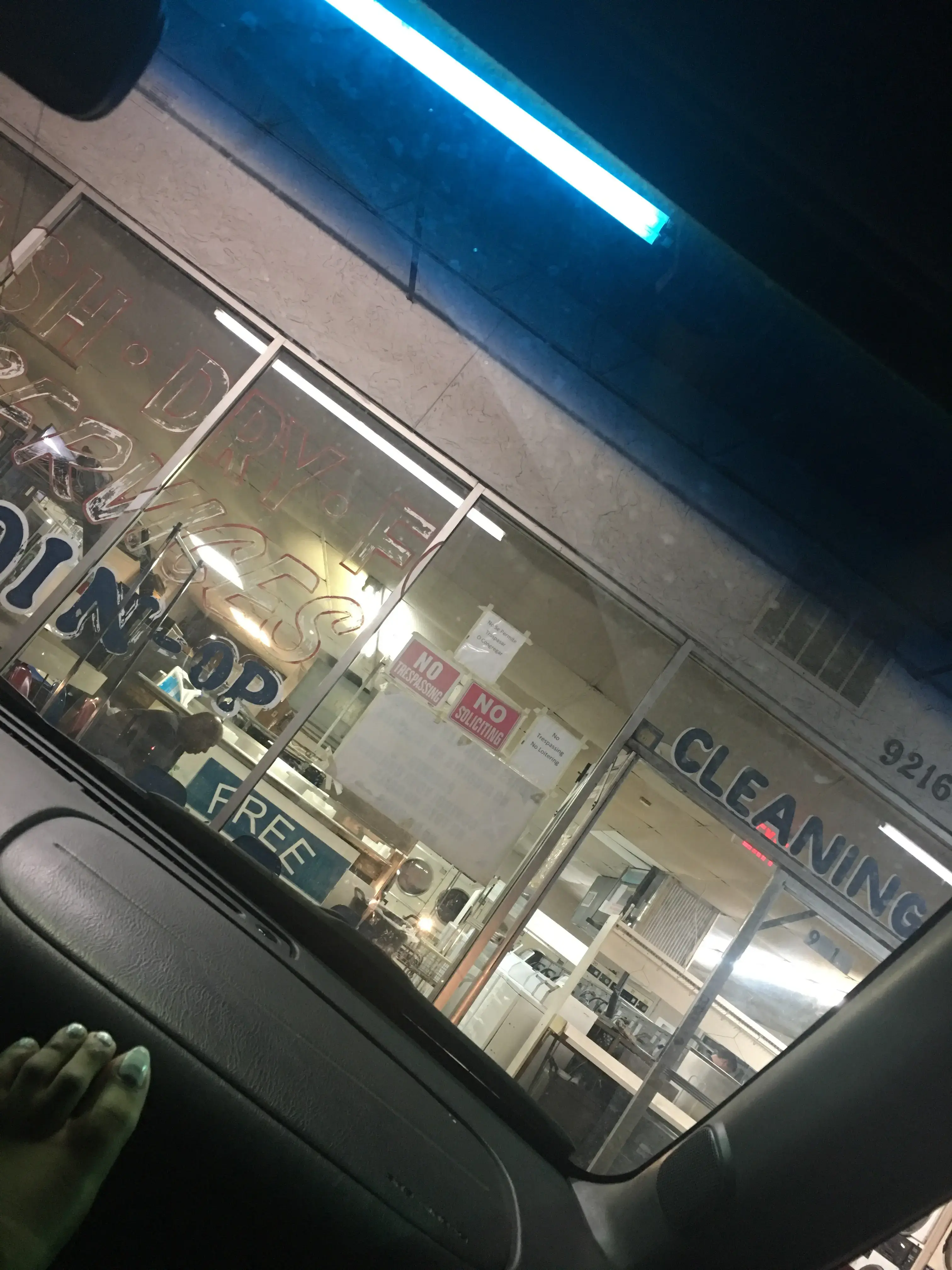 24 Hour Washateria - Image 18