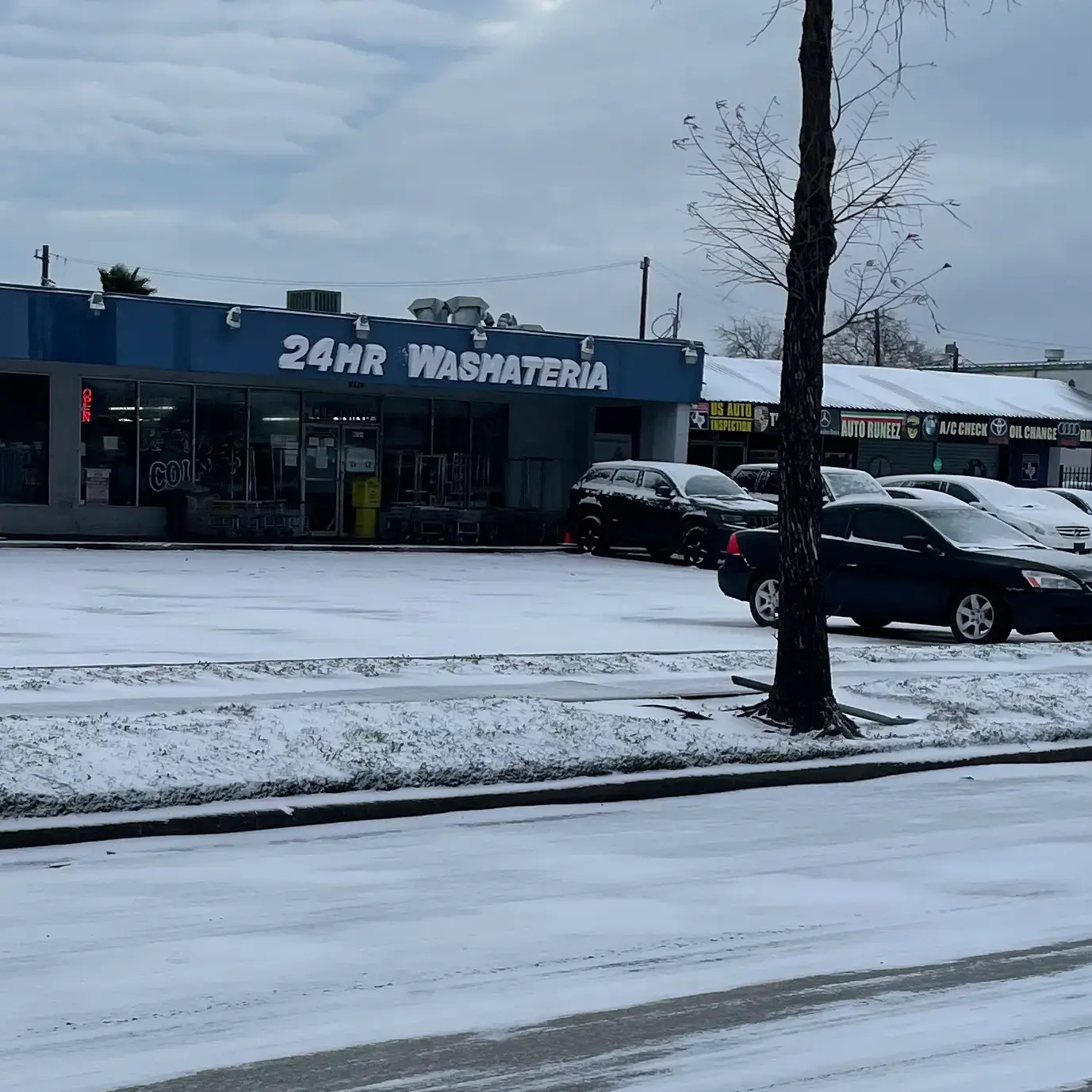 24 Hour Washateria - Image 3