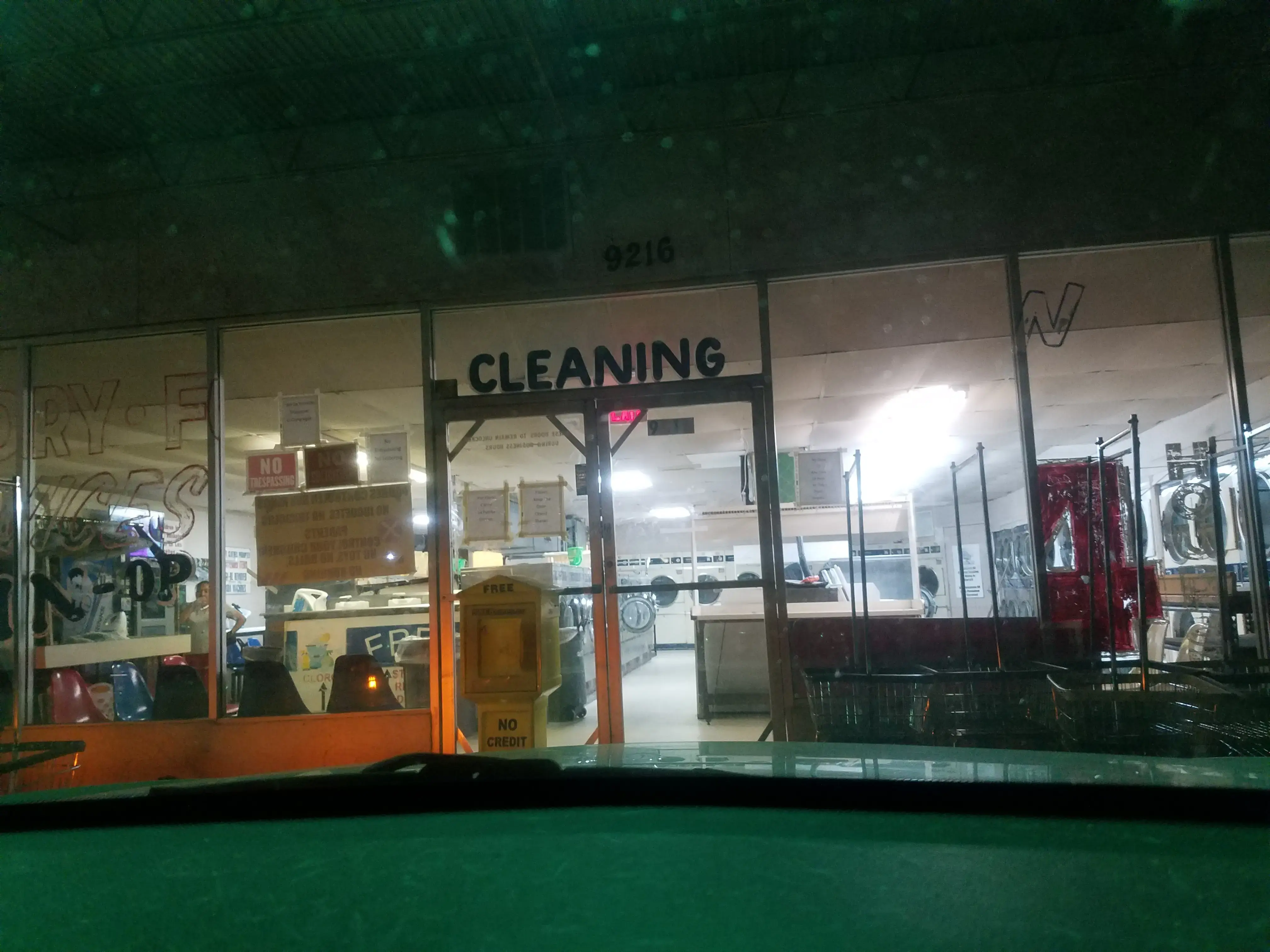 24 Hour Washateria - Image 19