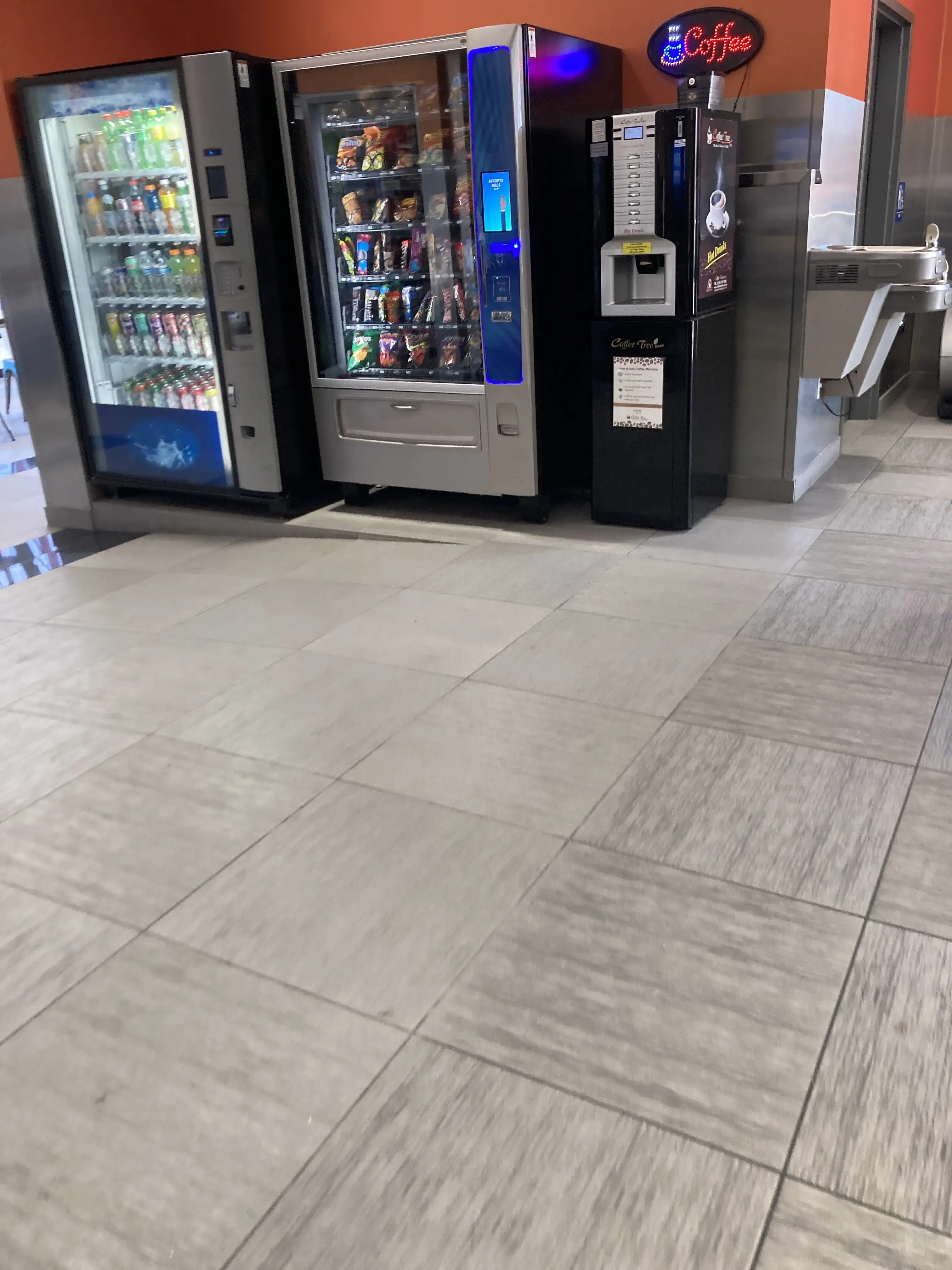 24 HR coin laundry - Image 20