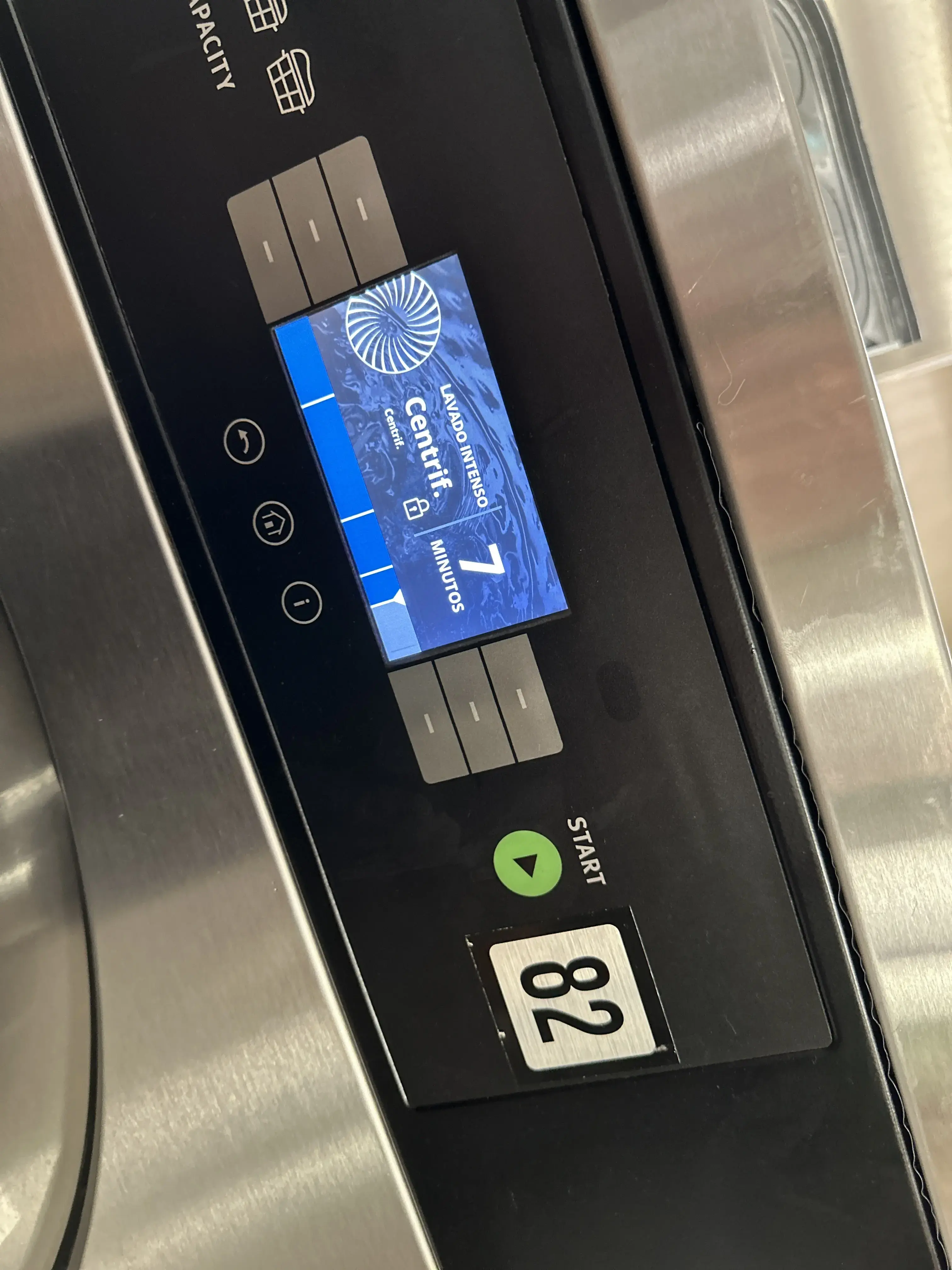 24 HR coin laundry - Image 16