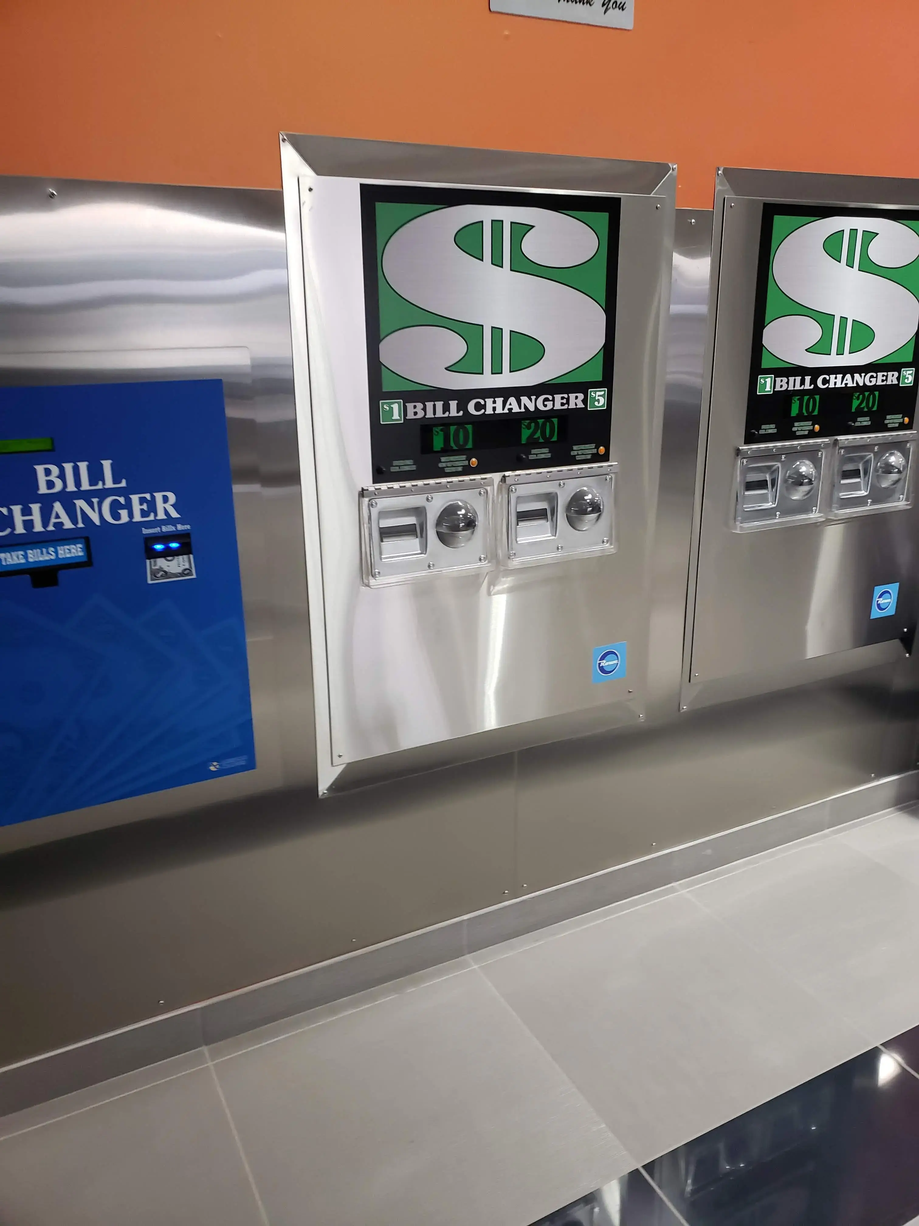 24 HR coin laundry - Image 12