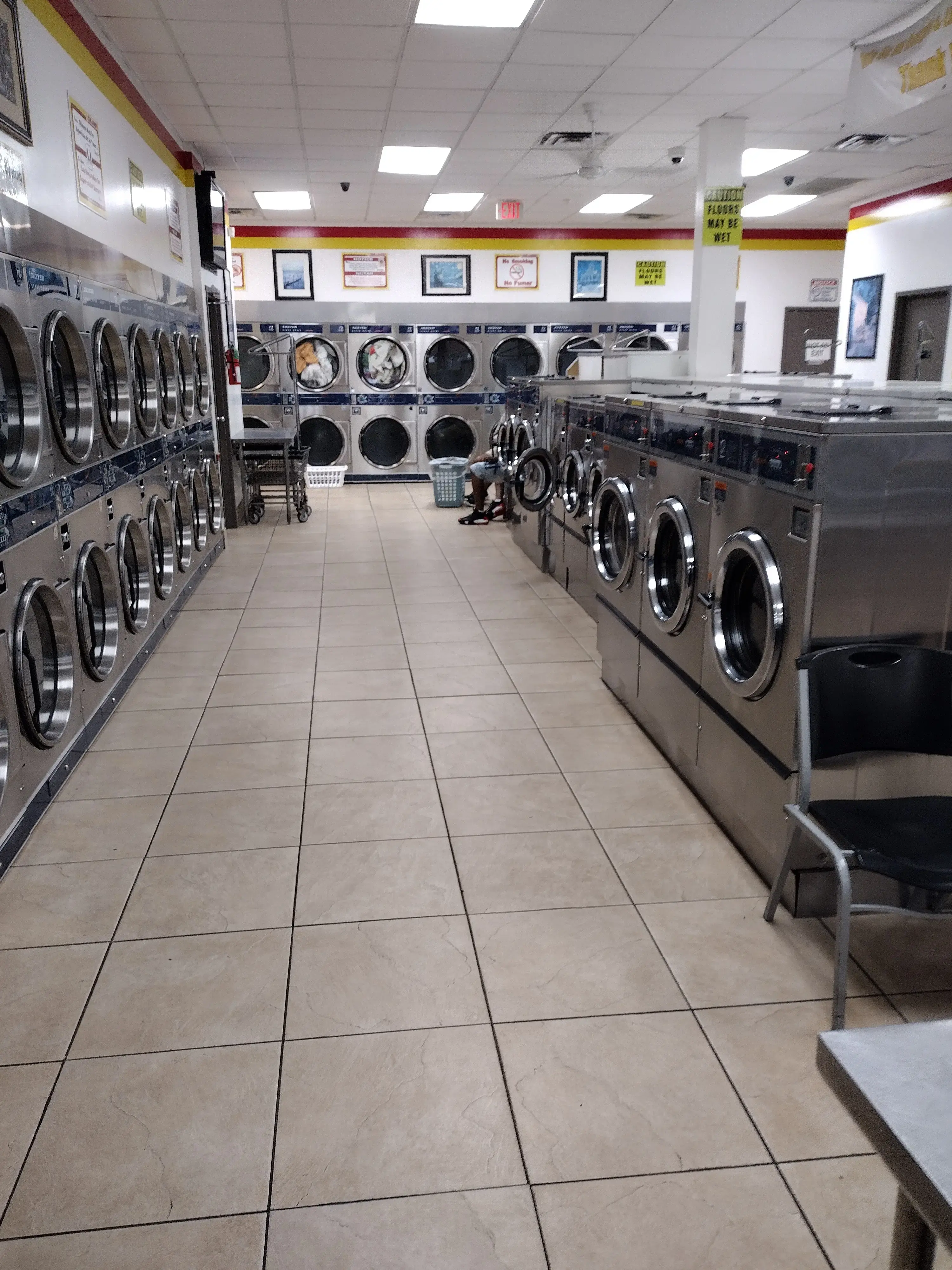 24/7 Coin Laundry thumbnail 2