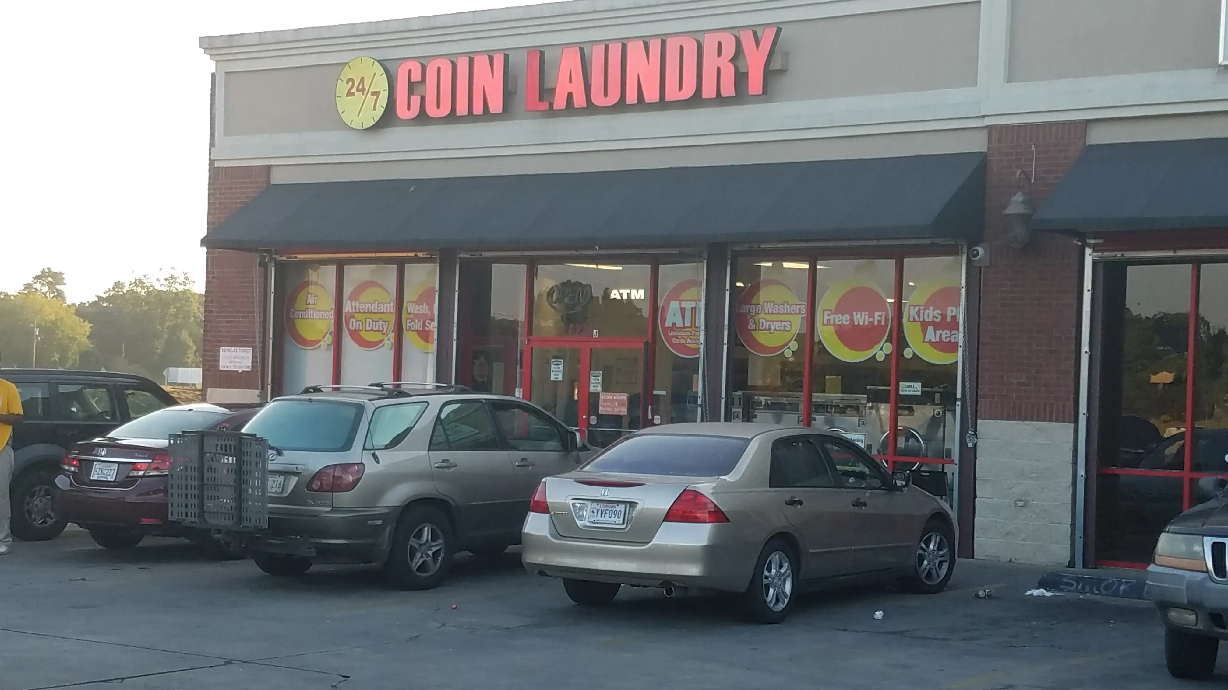 24/7 Coin Laundry thumbnail 13
