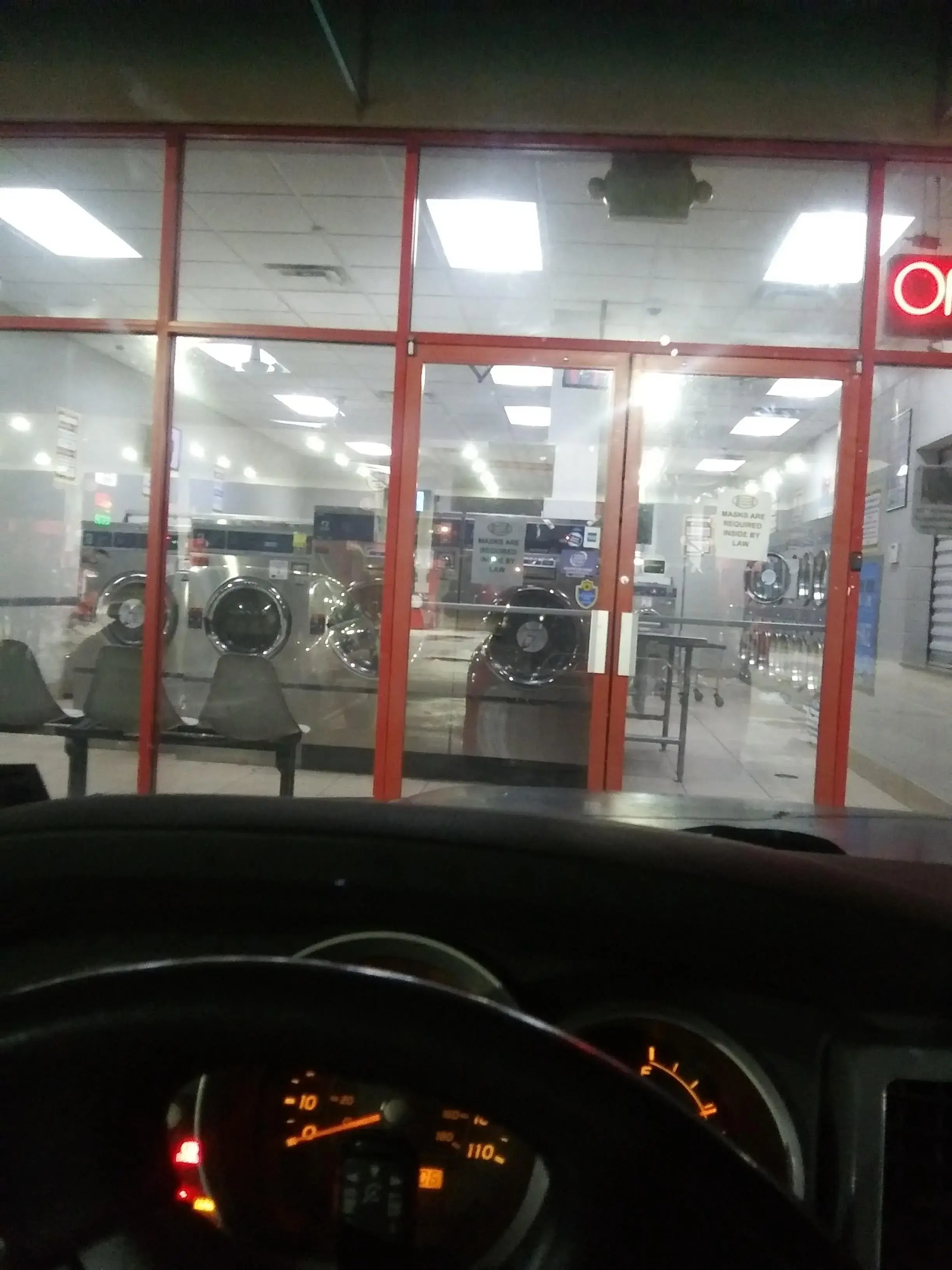 24/7 Coin Laundry thumbnail 11