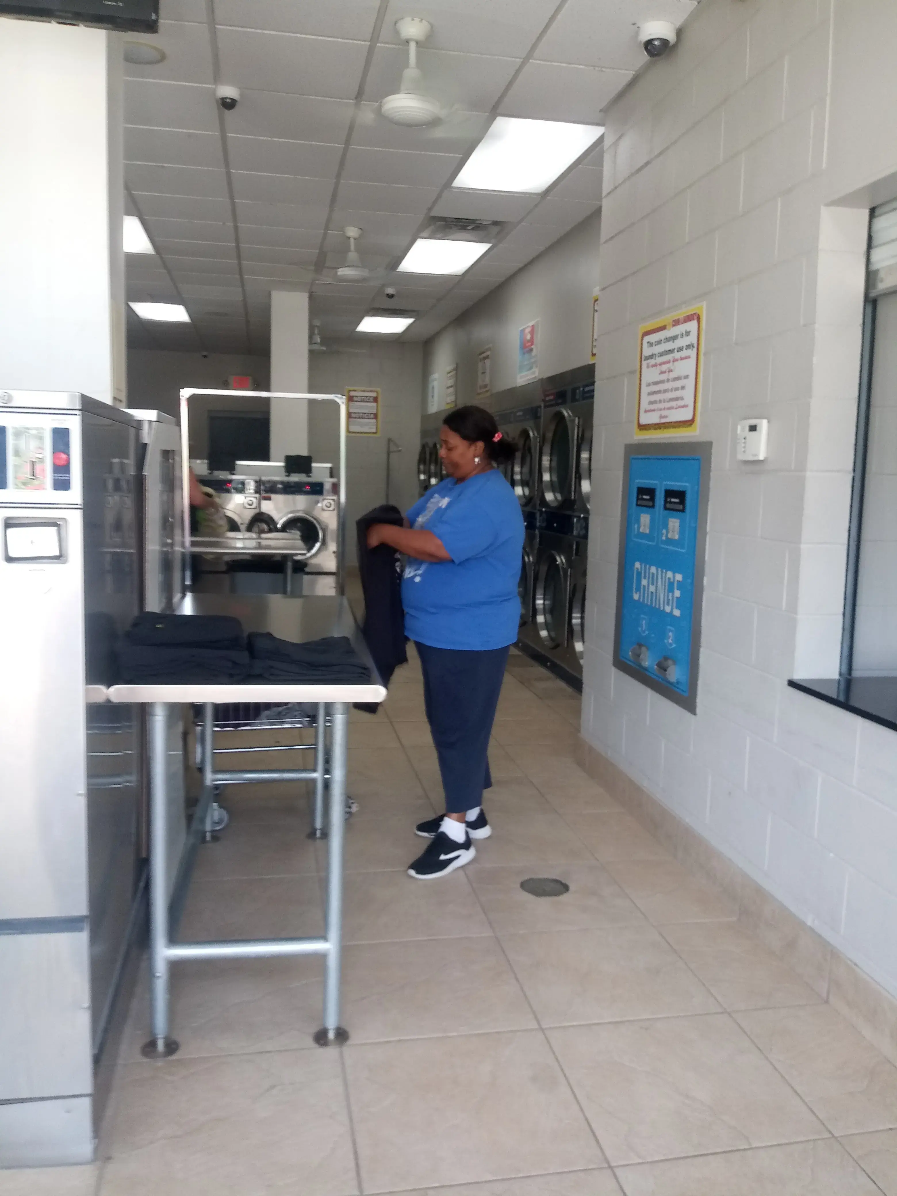 24/7 Coin Laundry - Image 13