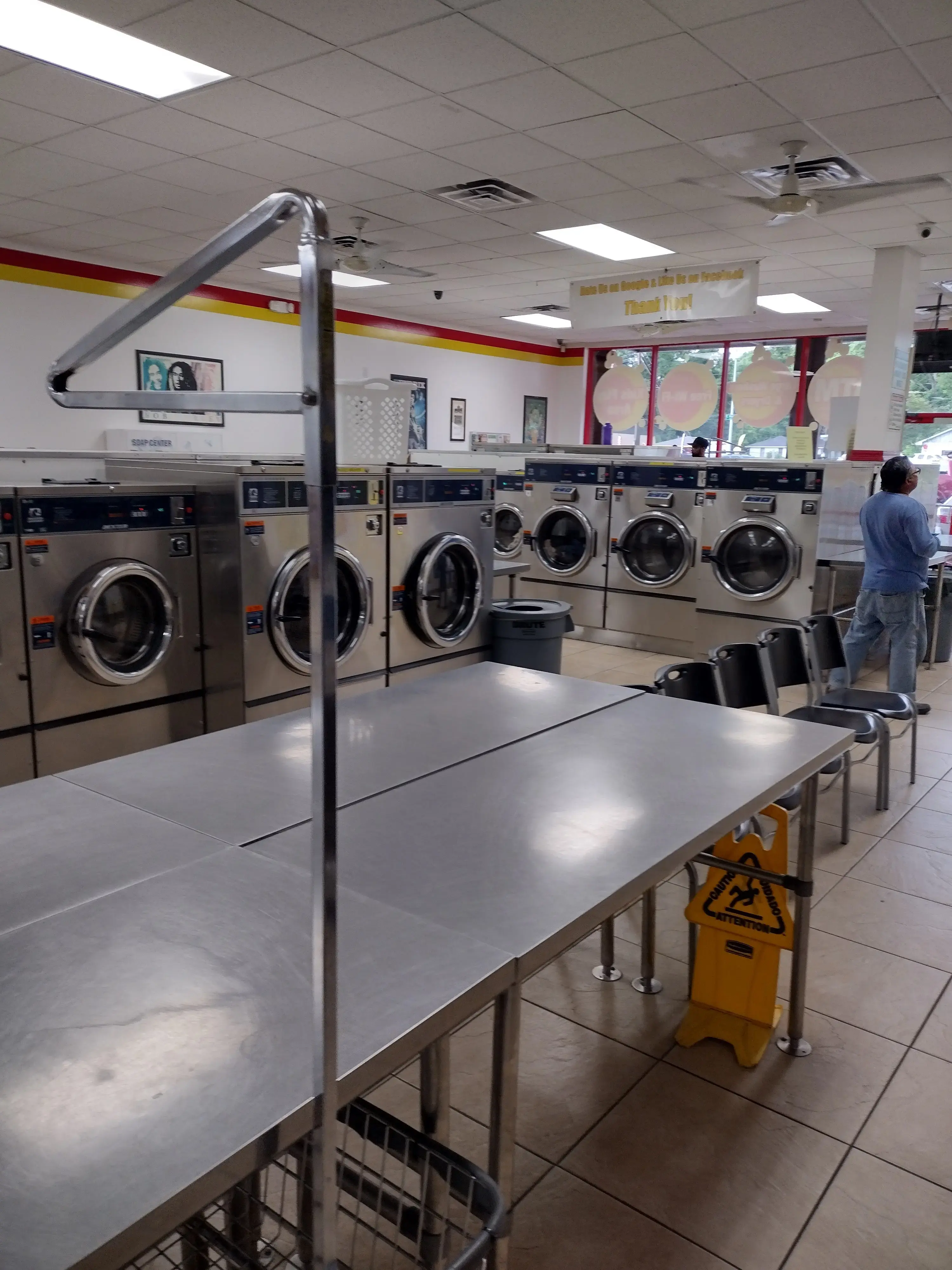 24/7 Coin Laundry - Image 15