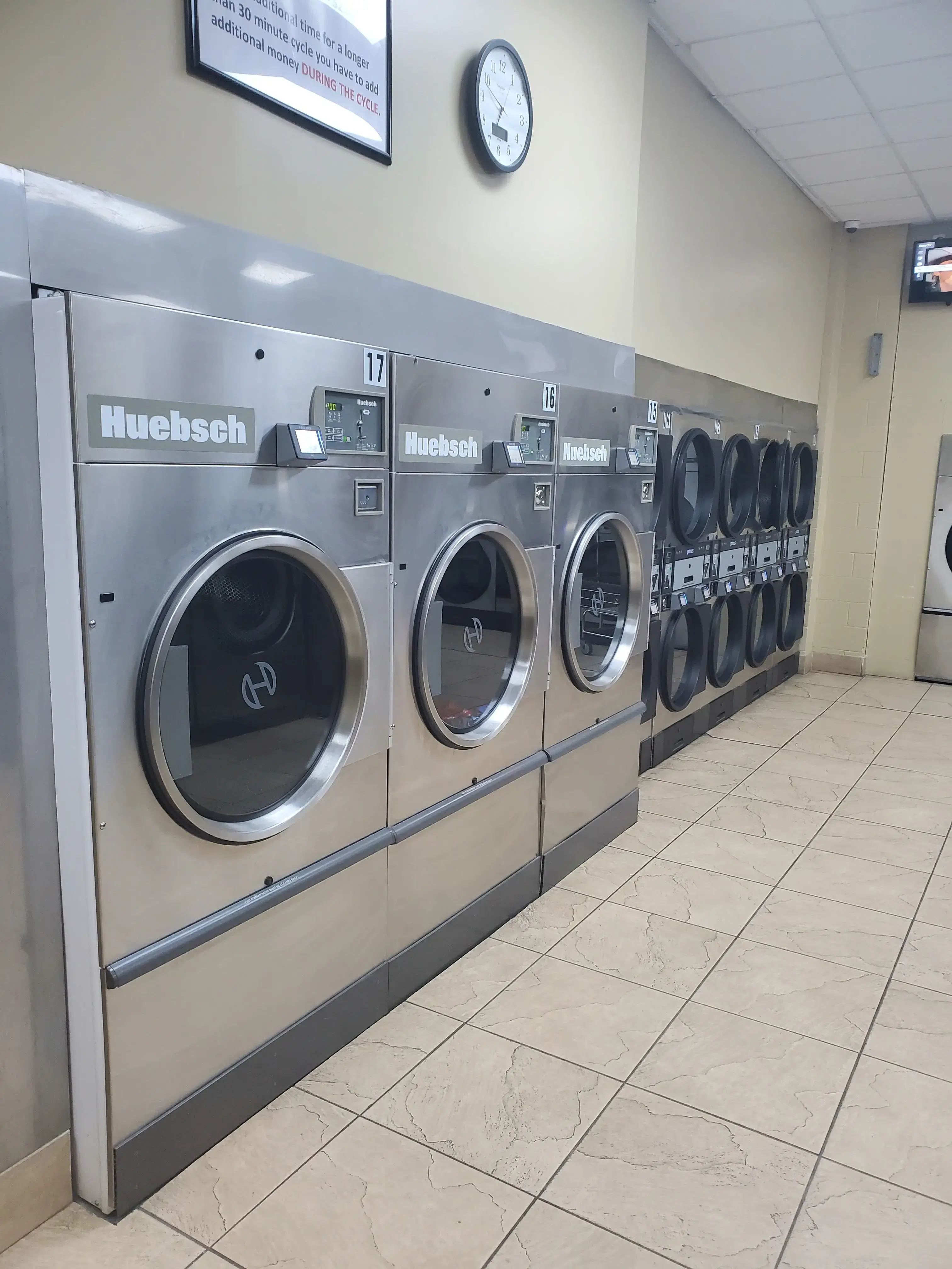 24/7 Coin Laundry - Image 20
