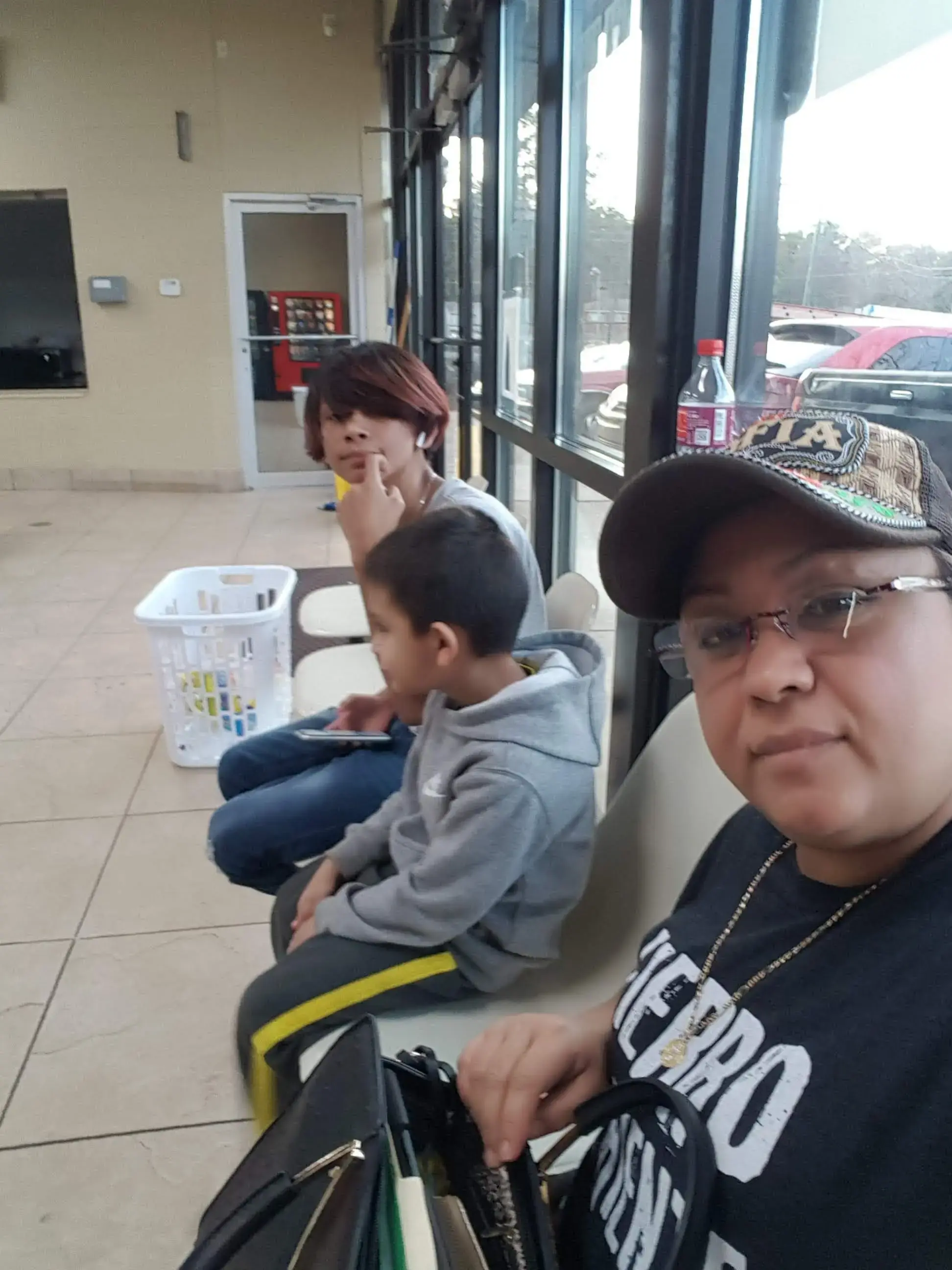 24/7 Coin Laundry thumbnail 16