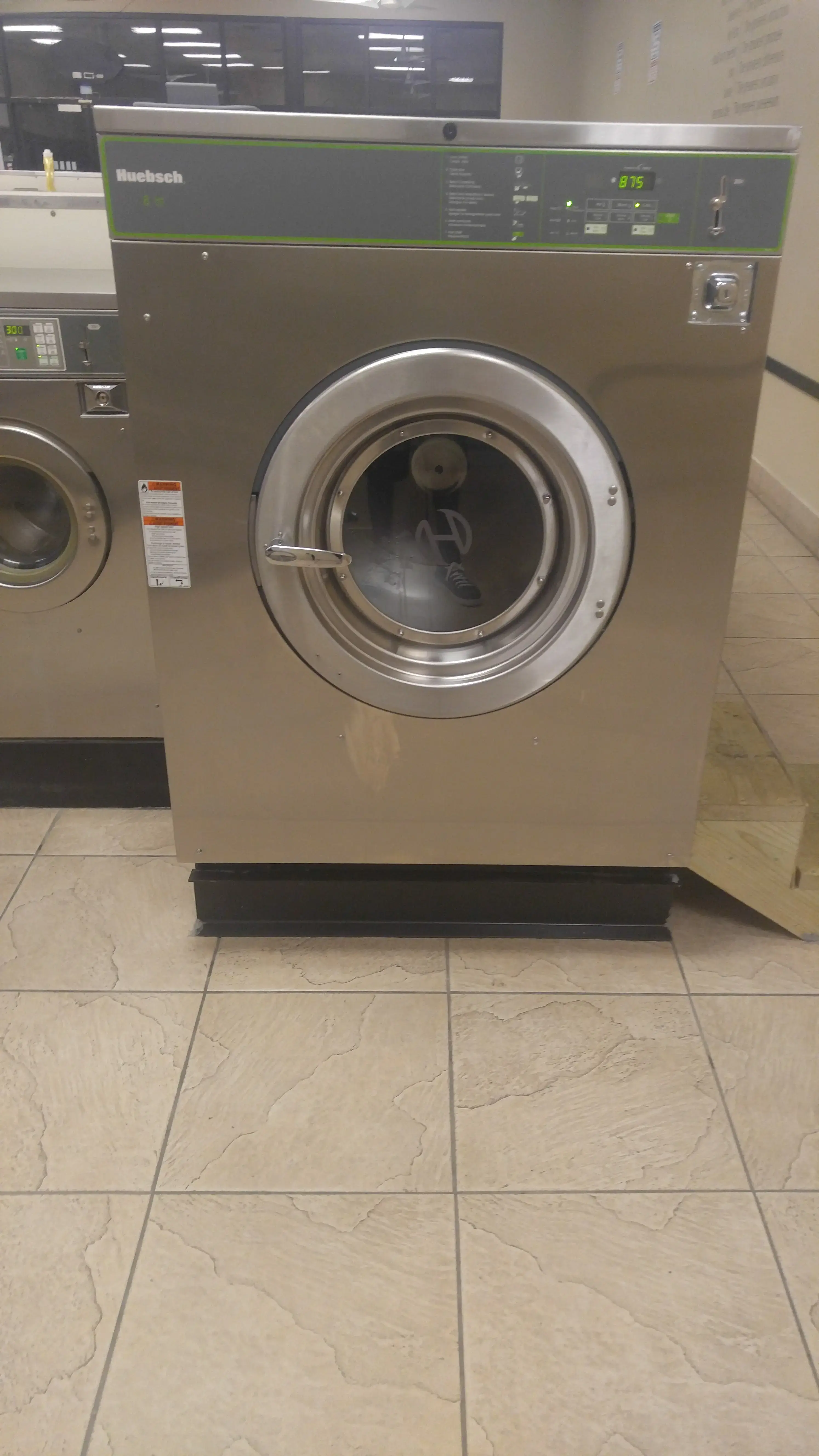 24/7 Coin Laundry - Image 3